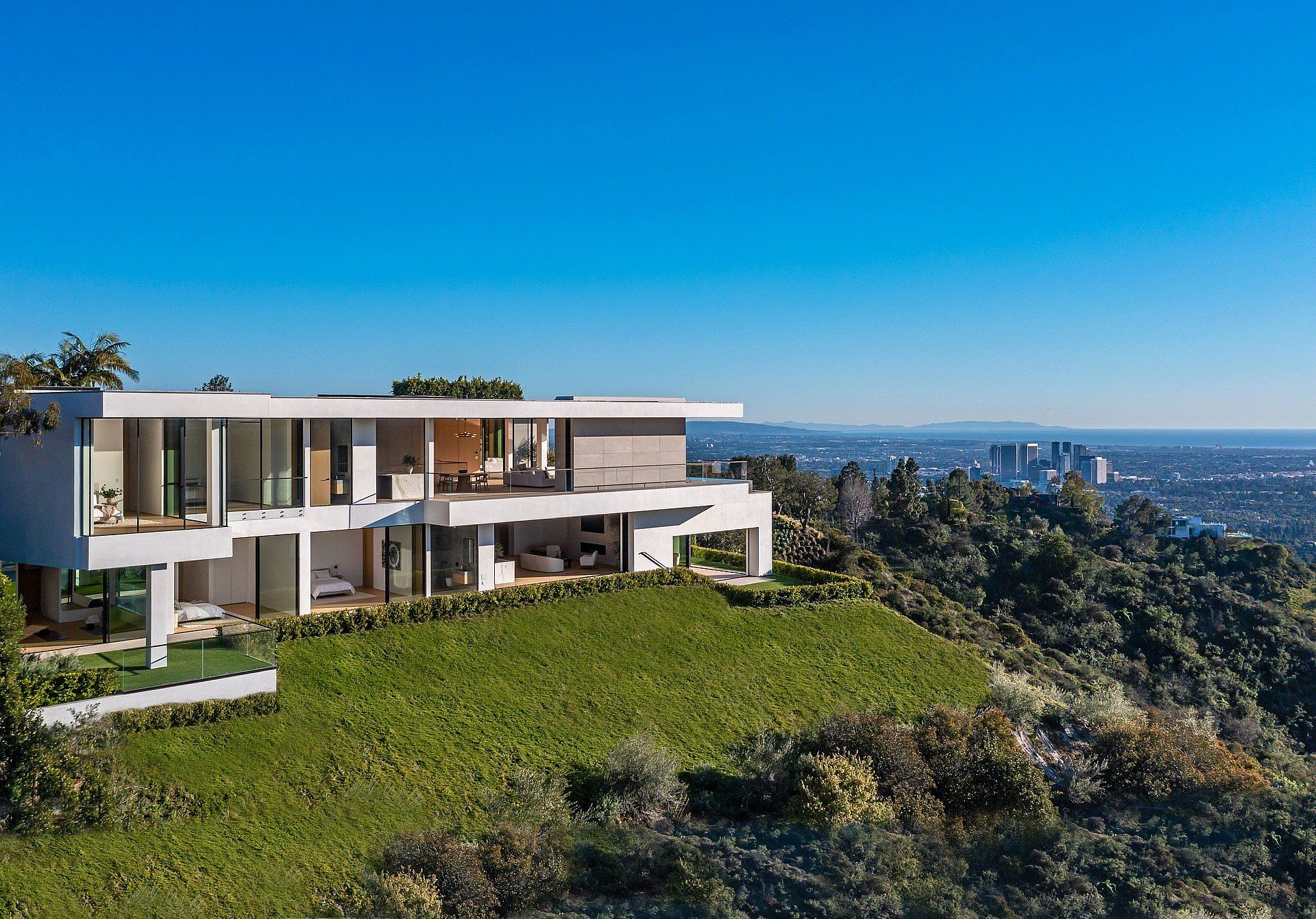 #10. 620 Arkell Dr, Beverly Hills