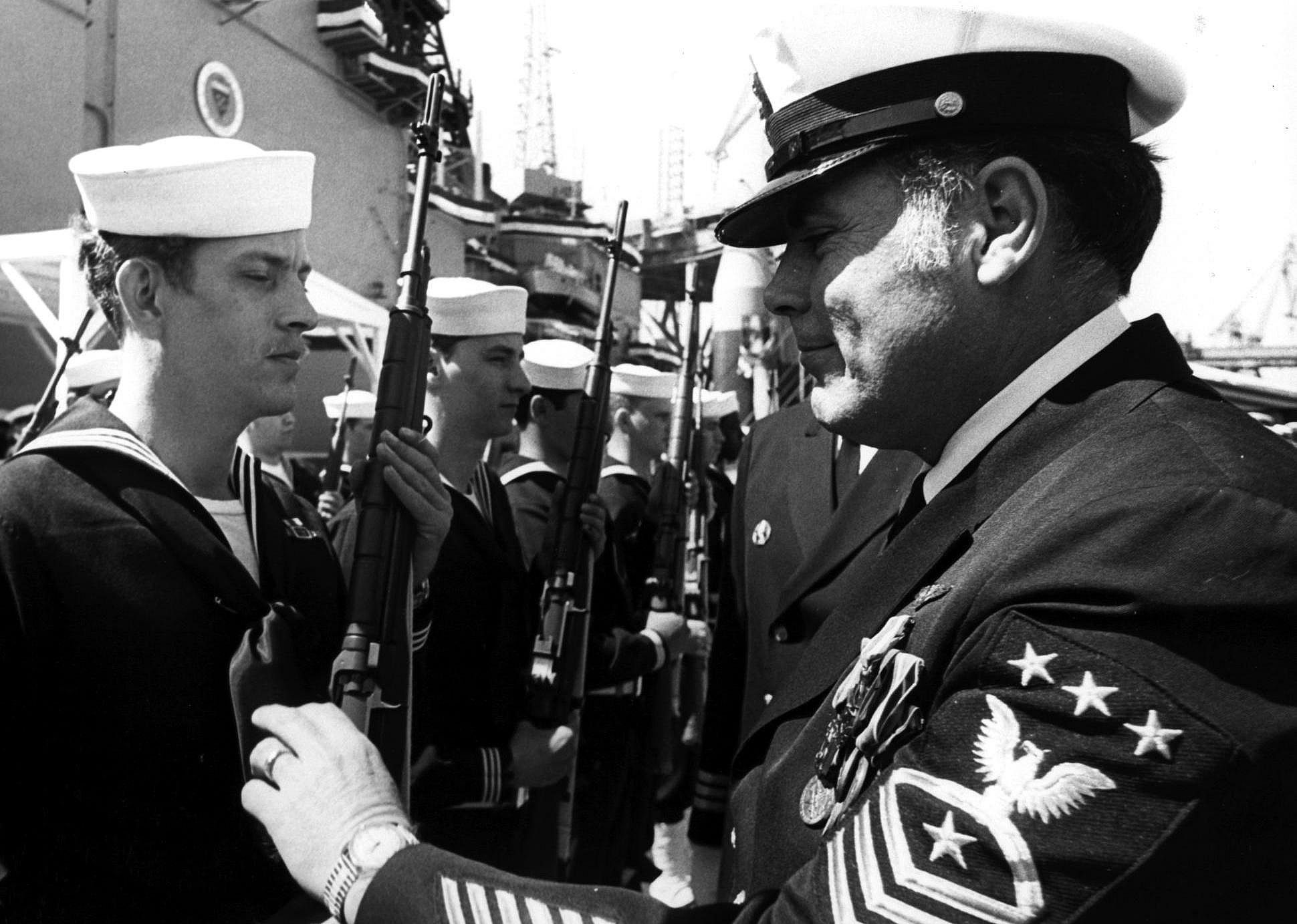 1940: Military and financial aid