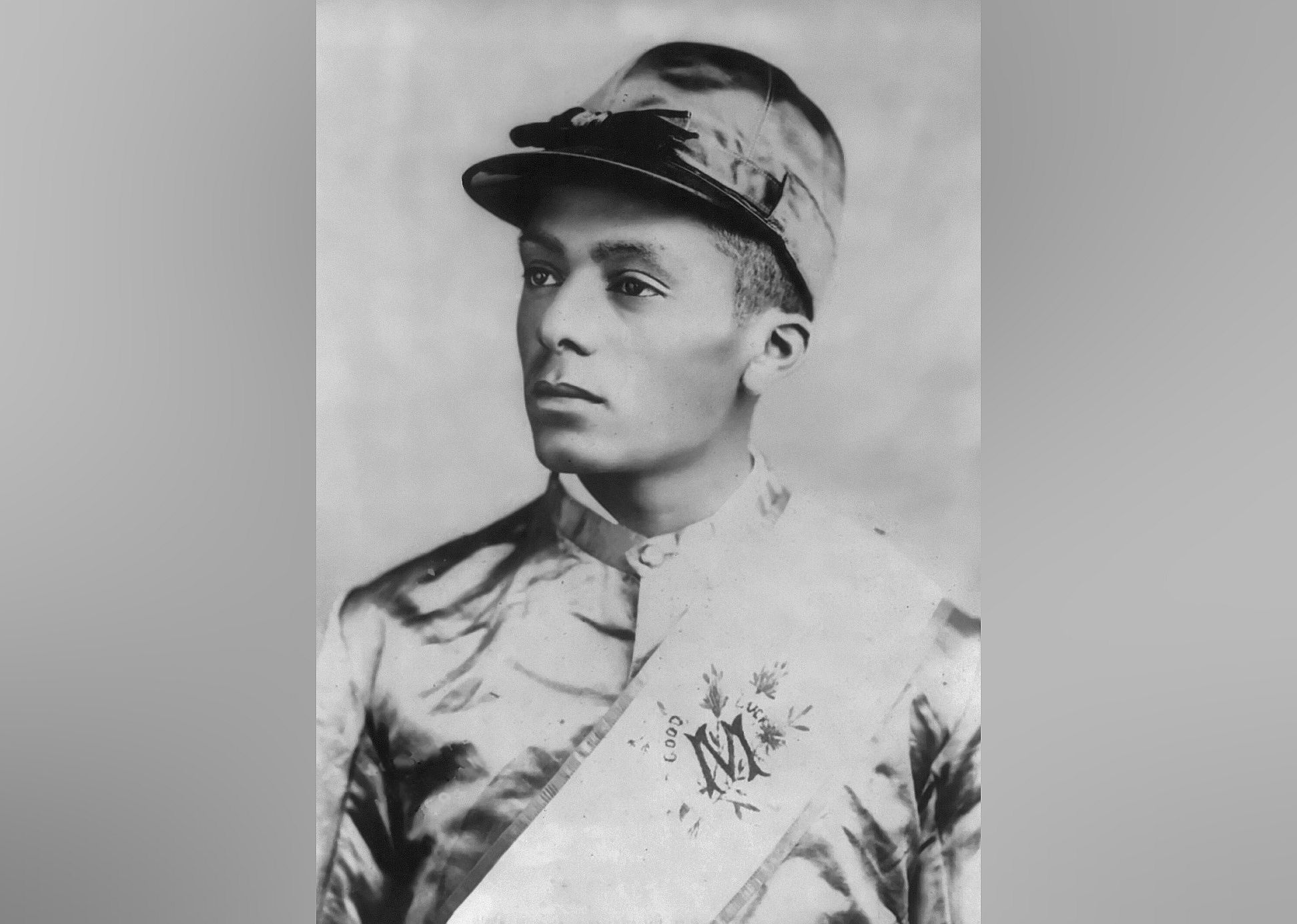 Black and white portrait of Isaac Murphy
