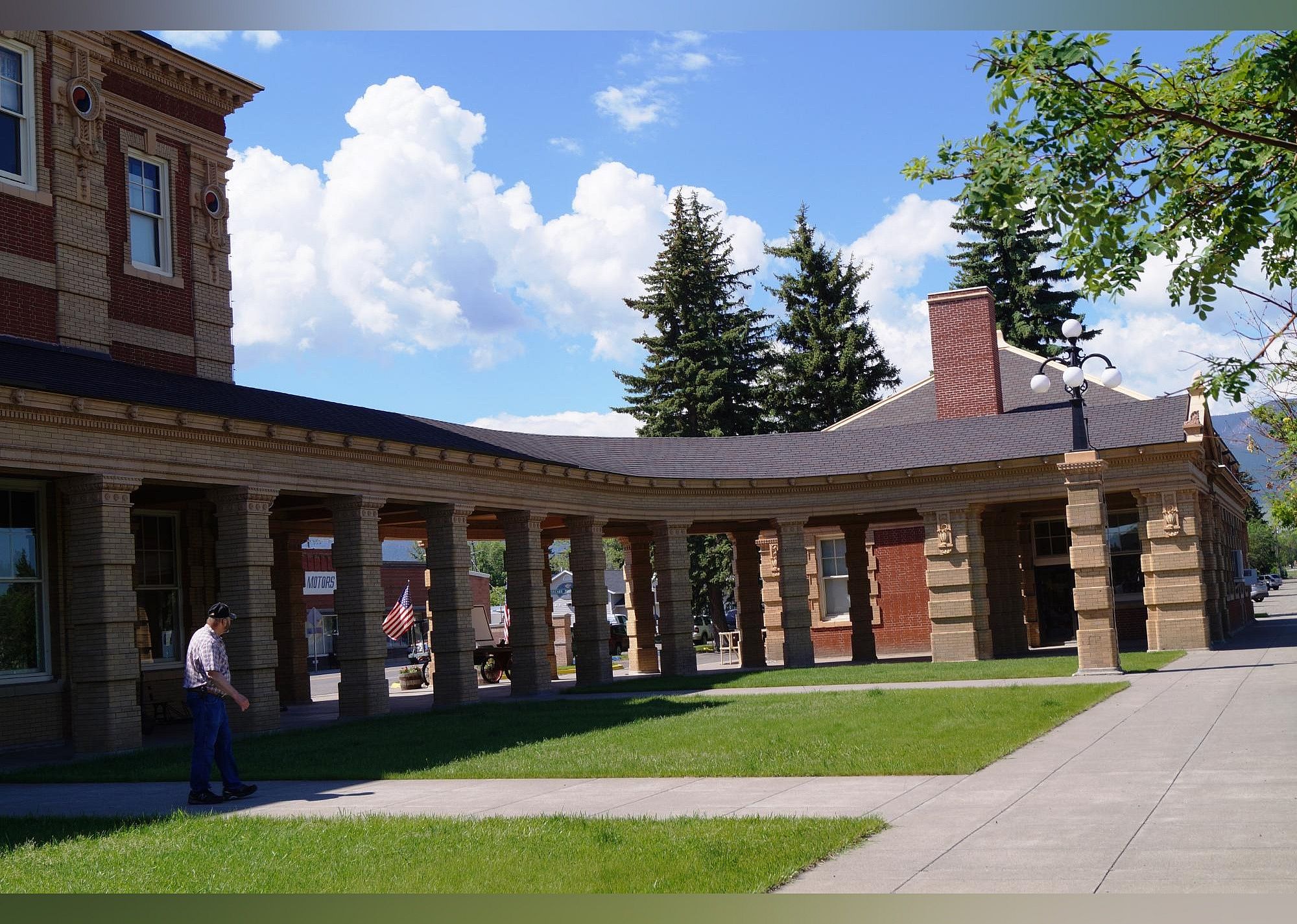 #27. Livingston Depot Center