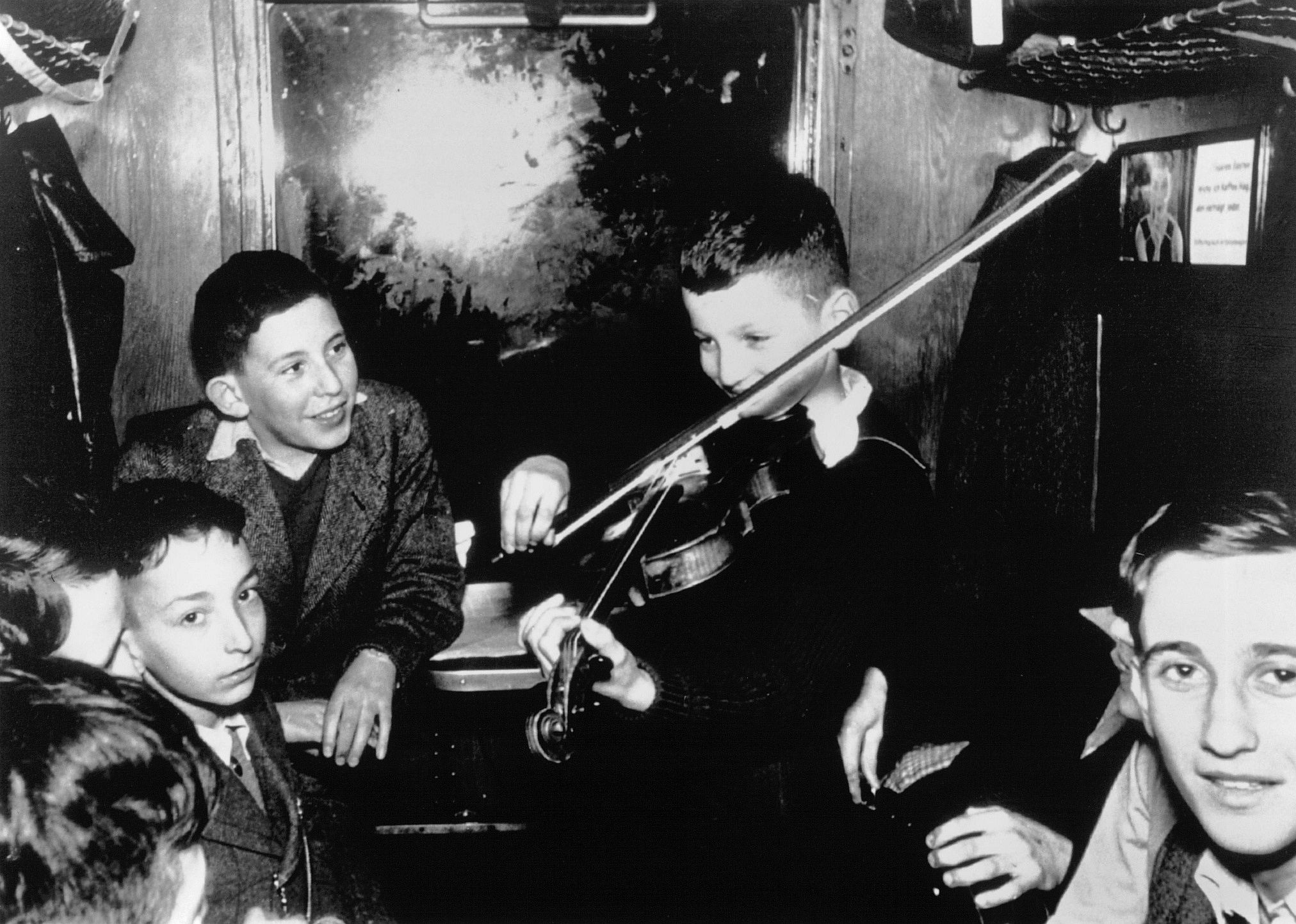 #27. Into the Arms of Strangers: Stories of the Kindertransport (2000)