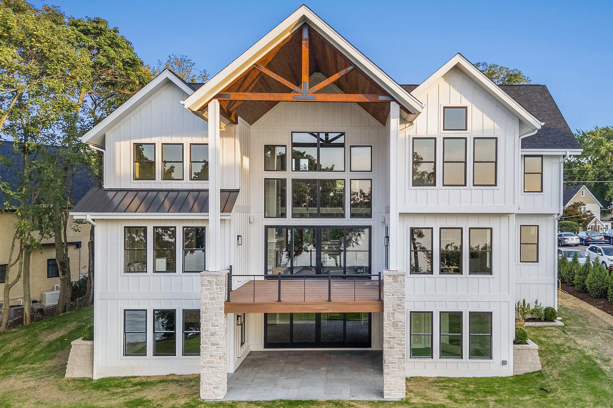 #3. N2017 S Lakeshore Dr, Lynn