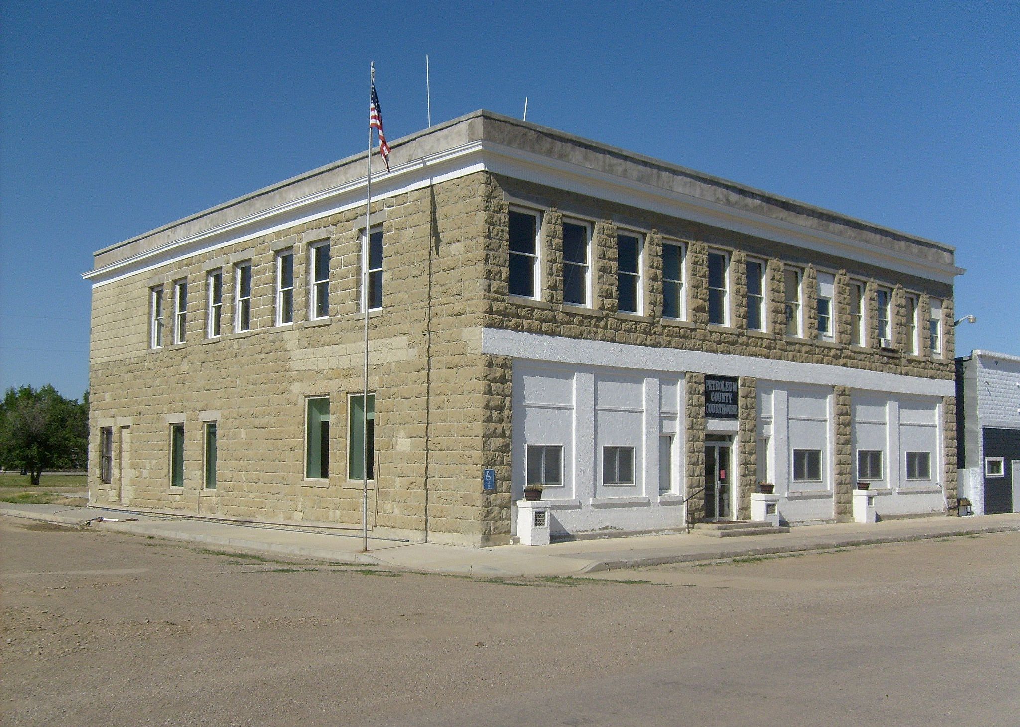 #4. Petroleum County