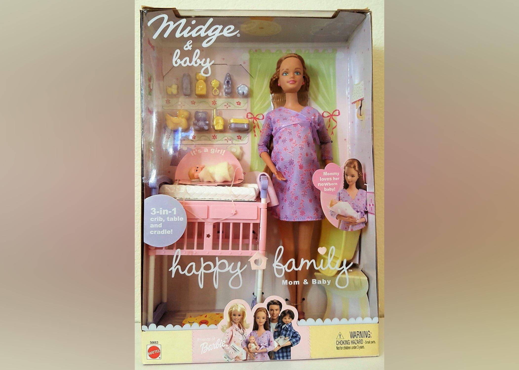 2002: Pregnant Midge causes controversy