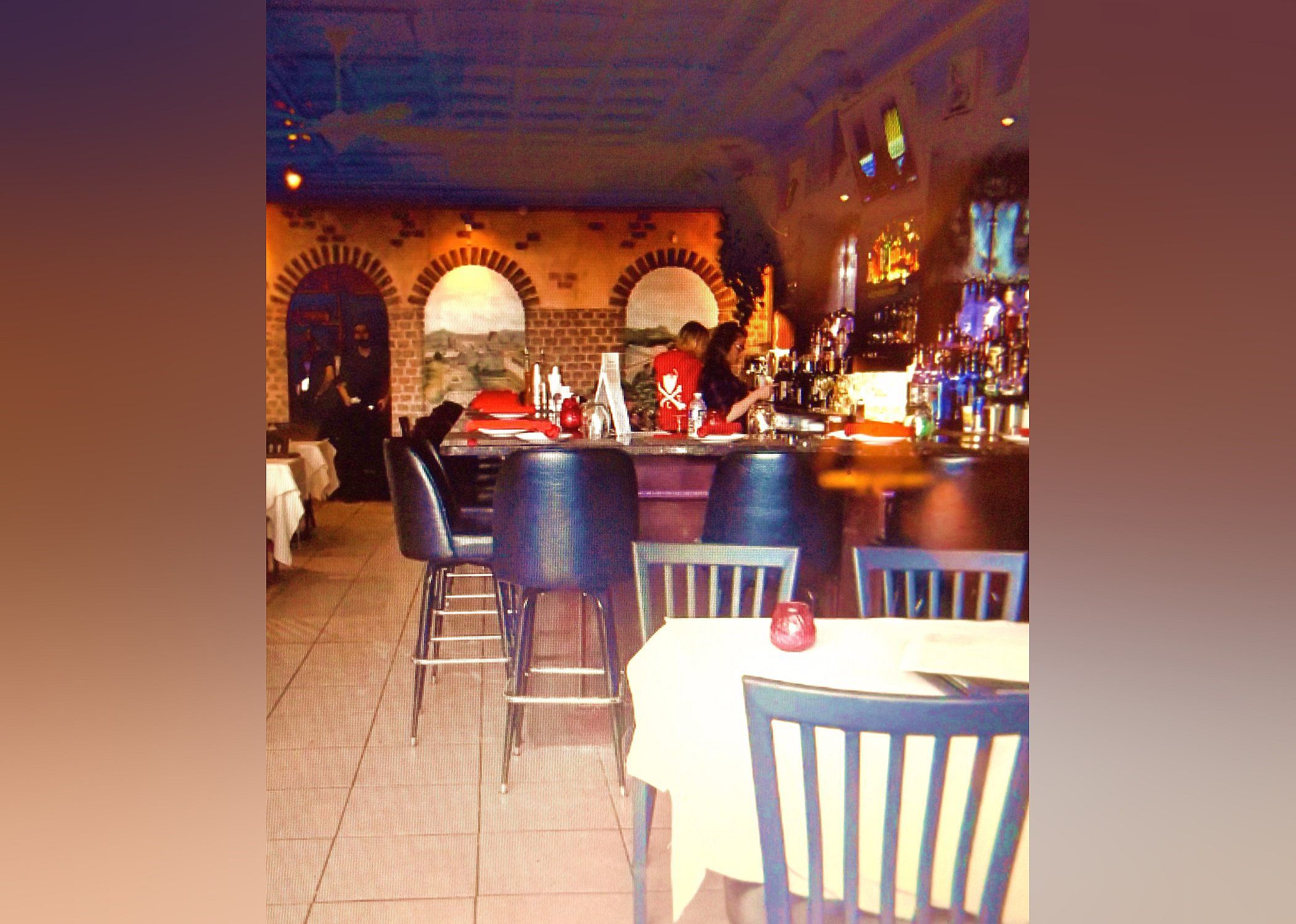 #6. Mia Bella Restaurant