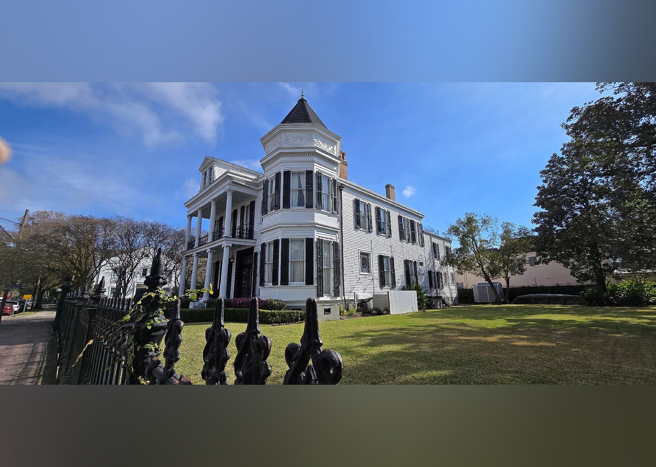 #2. Garden District