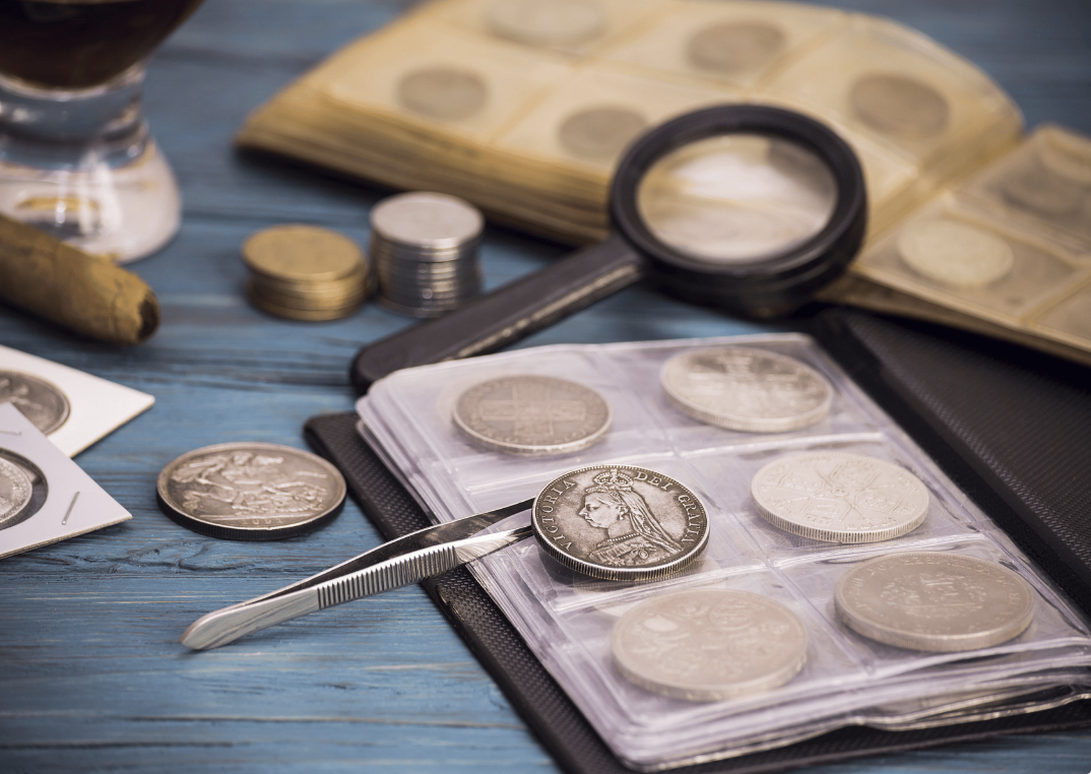 Numismatic coins