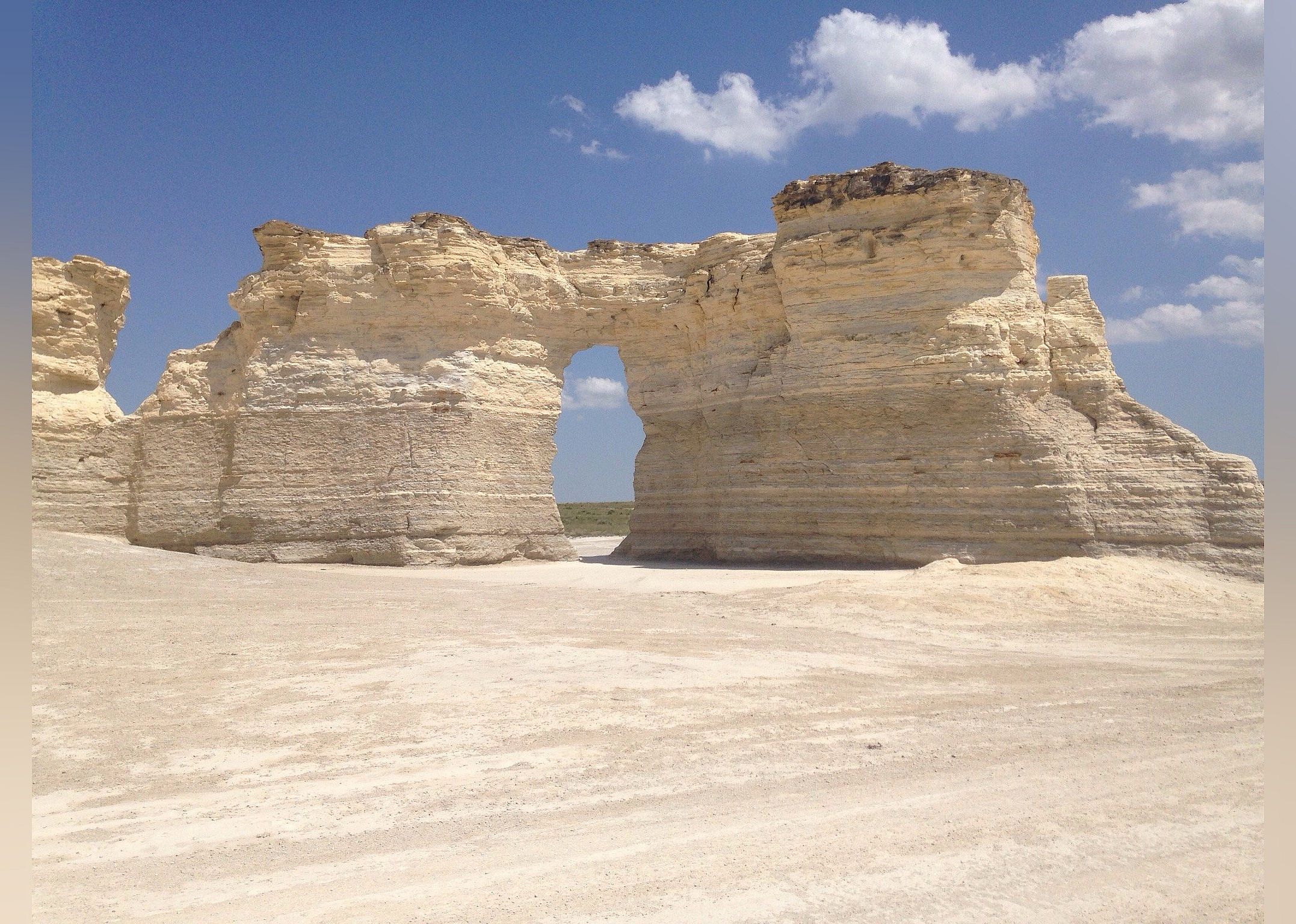 #8. Monument Rocks