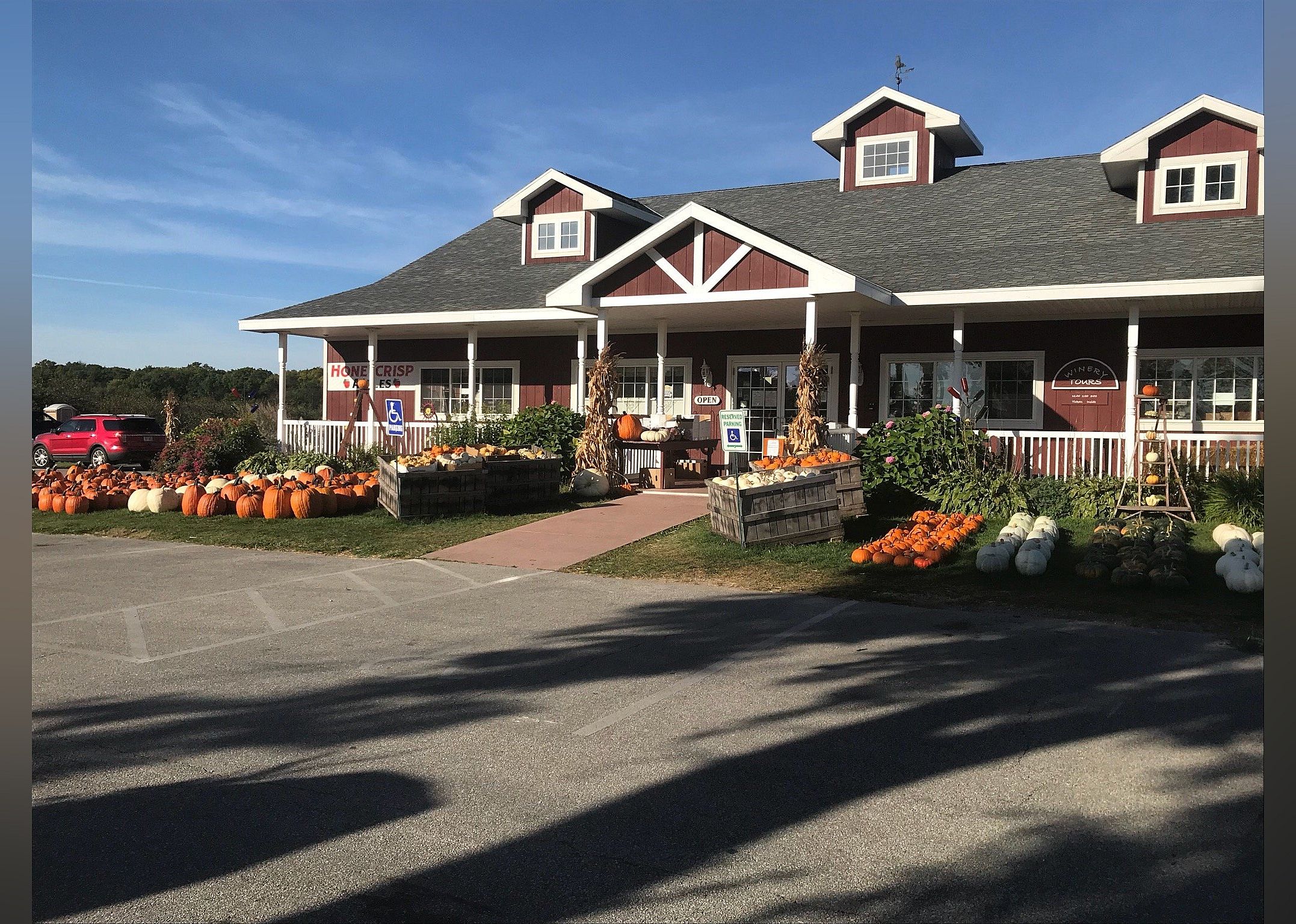 #11. Lautenbach's Orchard Country Winery & Market