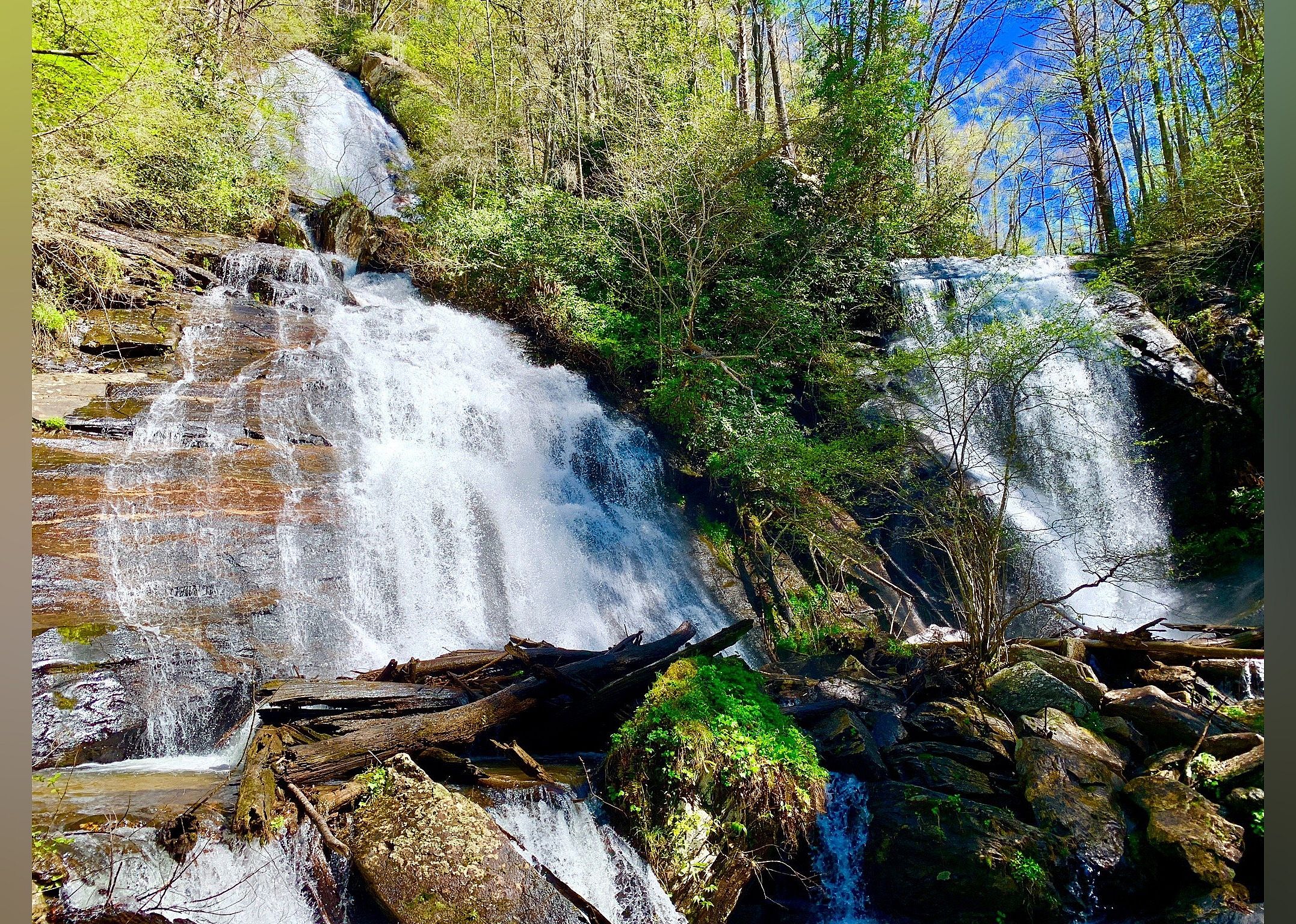 #6. Anna Ruby Falls