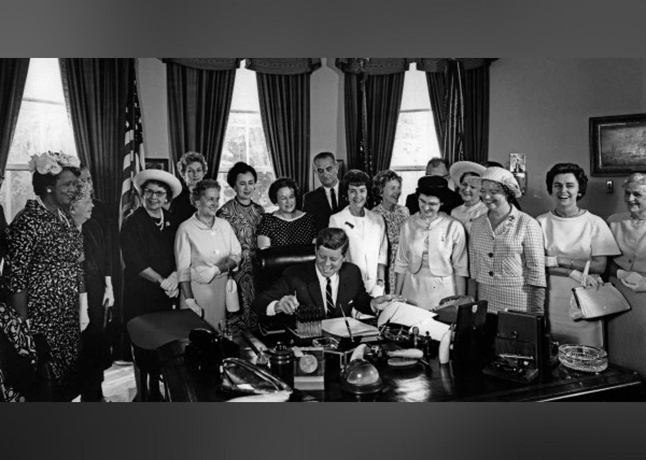 1963: Equal Pay Act gets passed