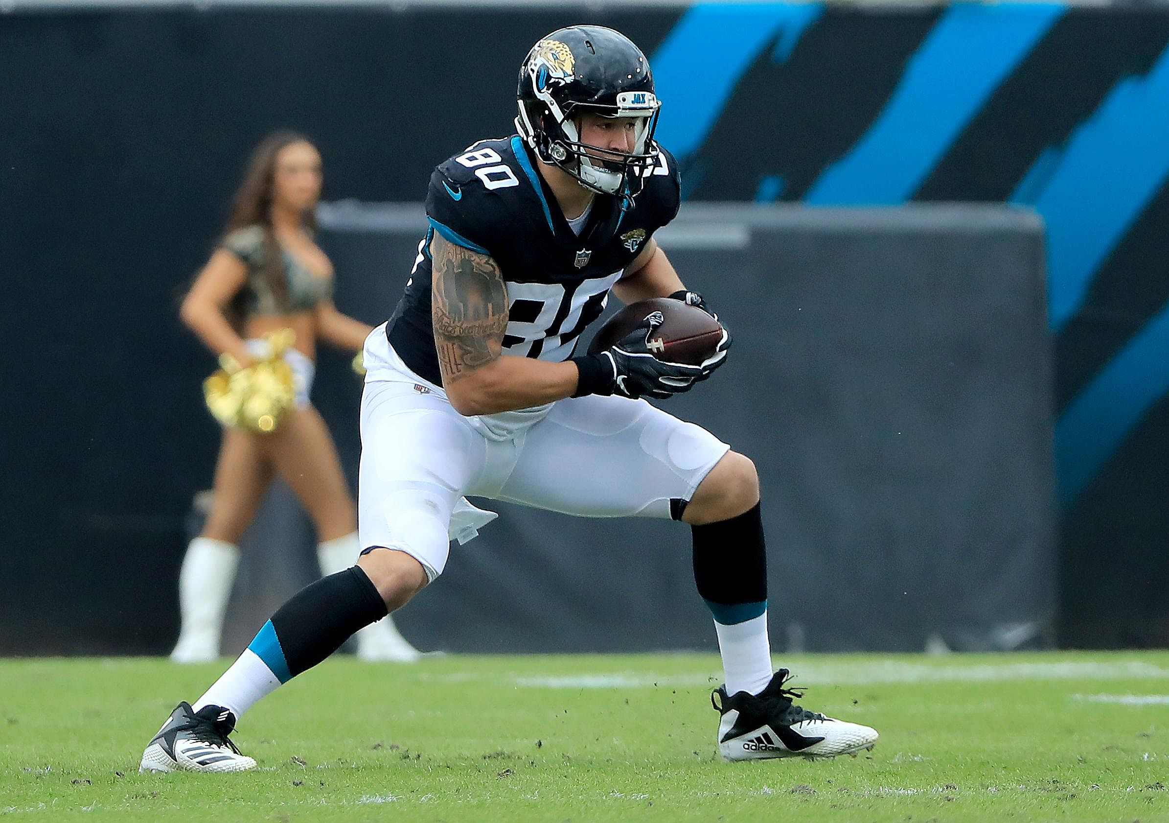 Jacksonville Jaguars (4-8) @ Tennessee Titans (6-6)
