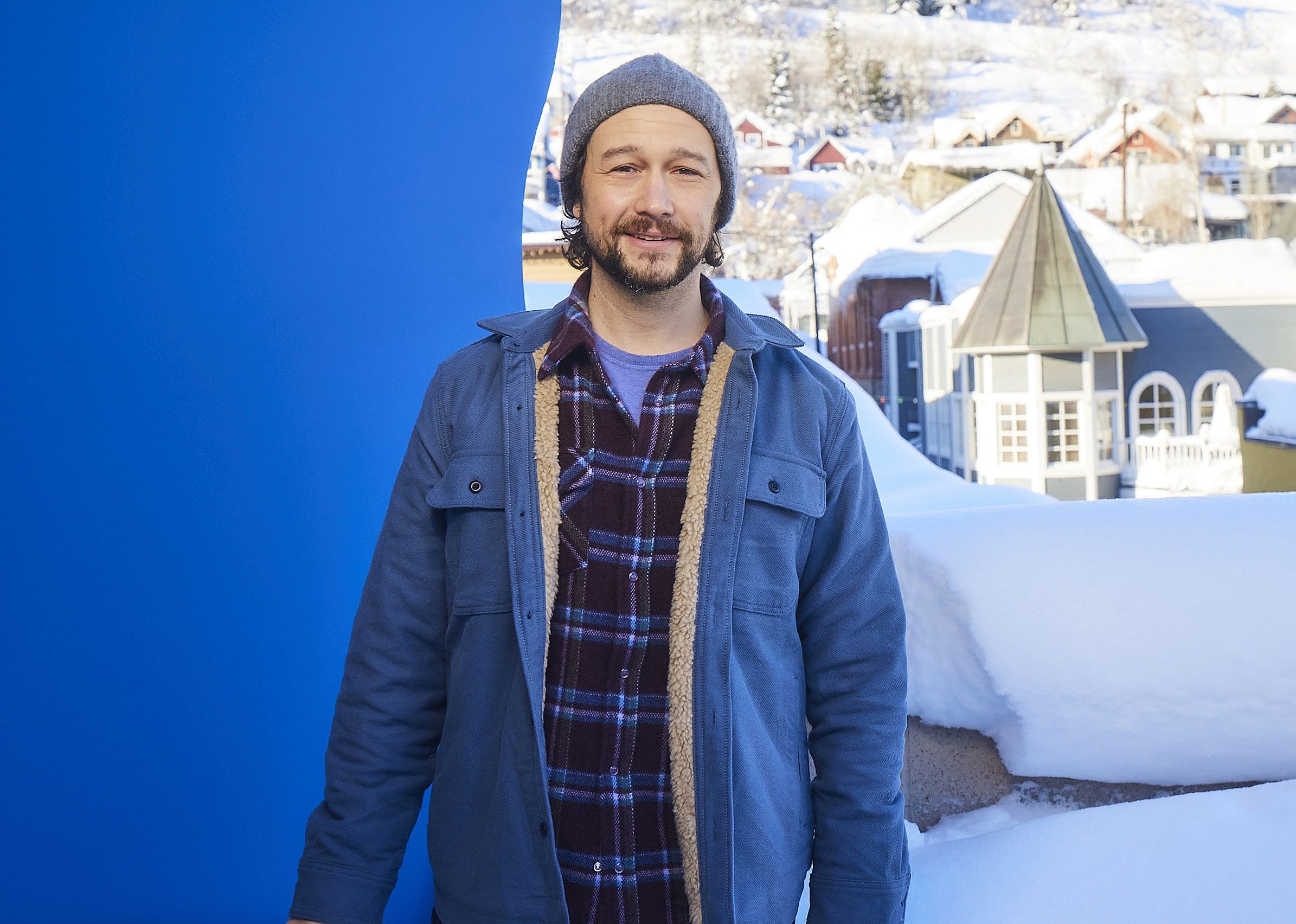 Joseph Gordon-Levitt visits the IMDb Portrait Studio at Acura Festival Village.