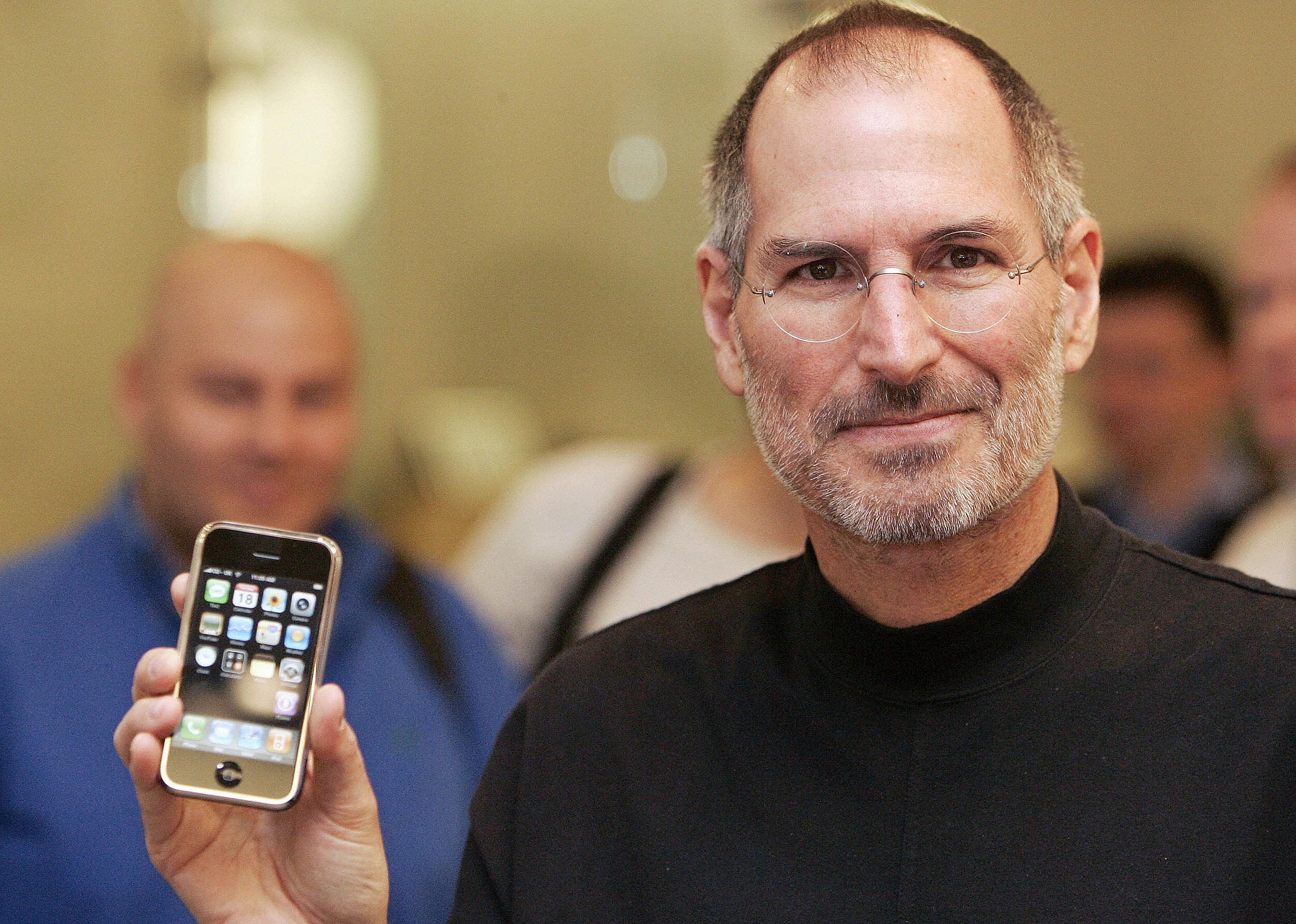 2007: Apple launches the iPhone