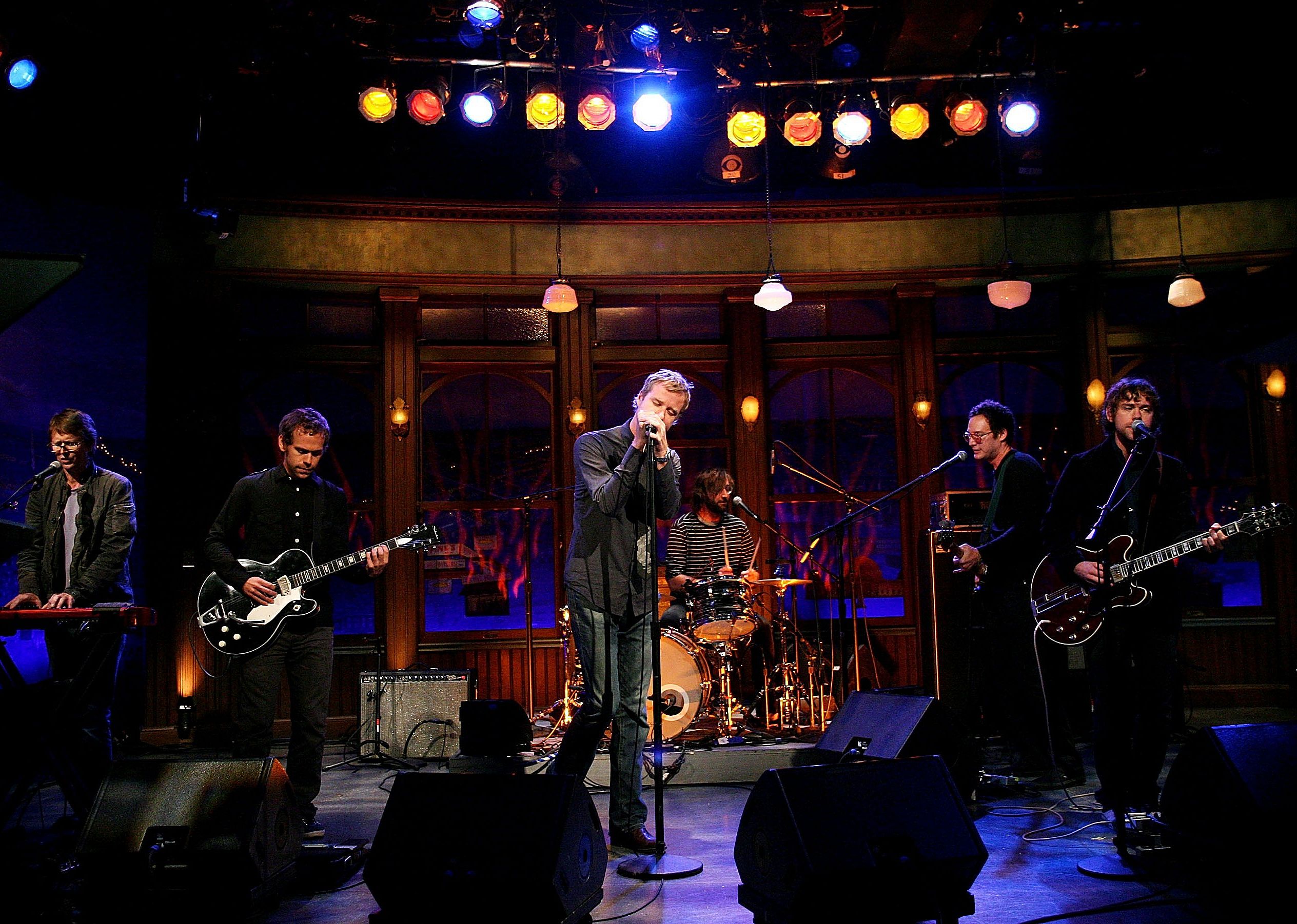 The National play at a concert