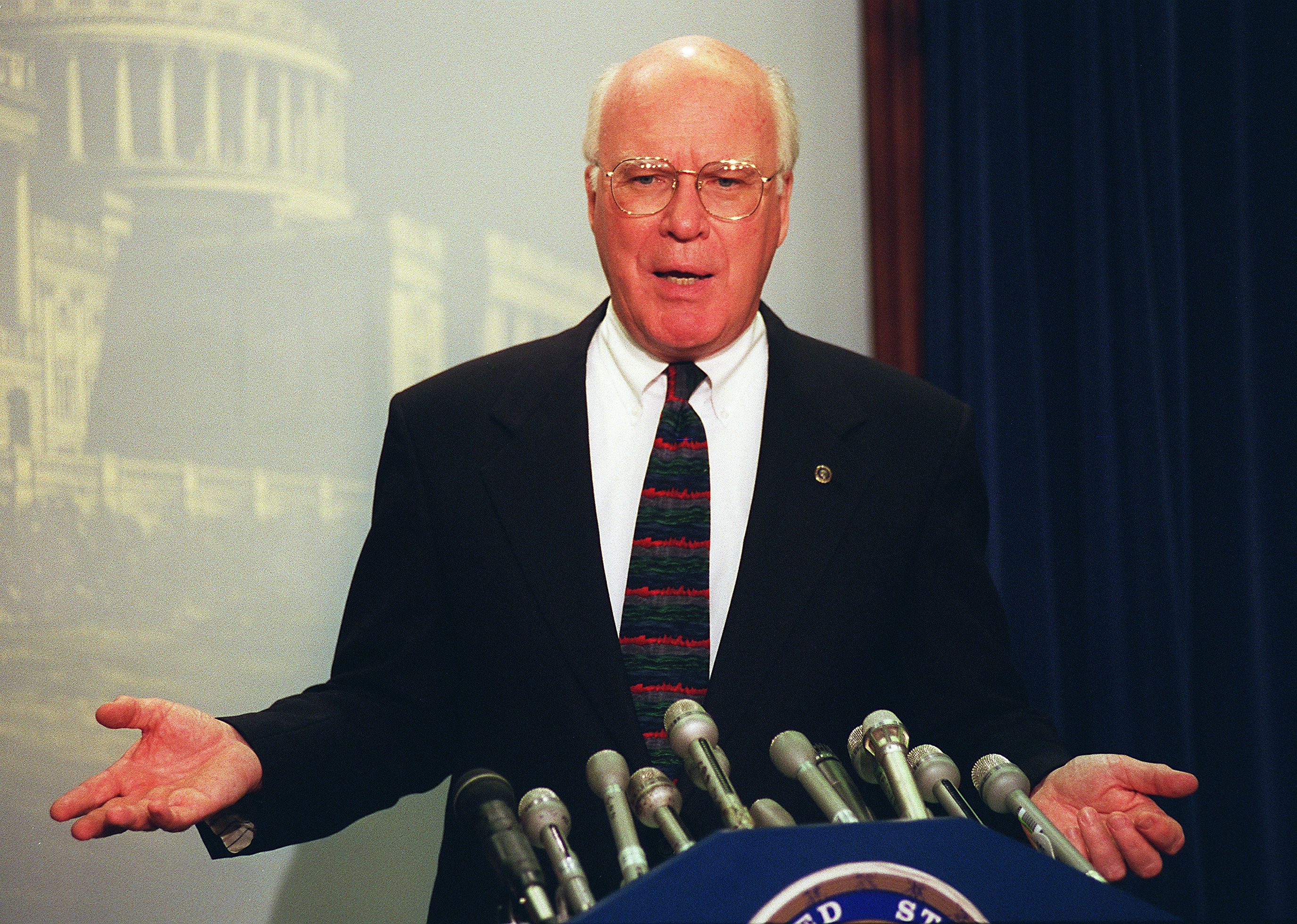1996: Congress passes law that protects internet companies