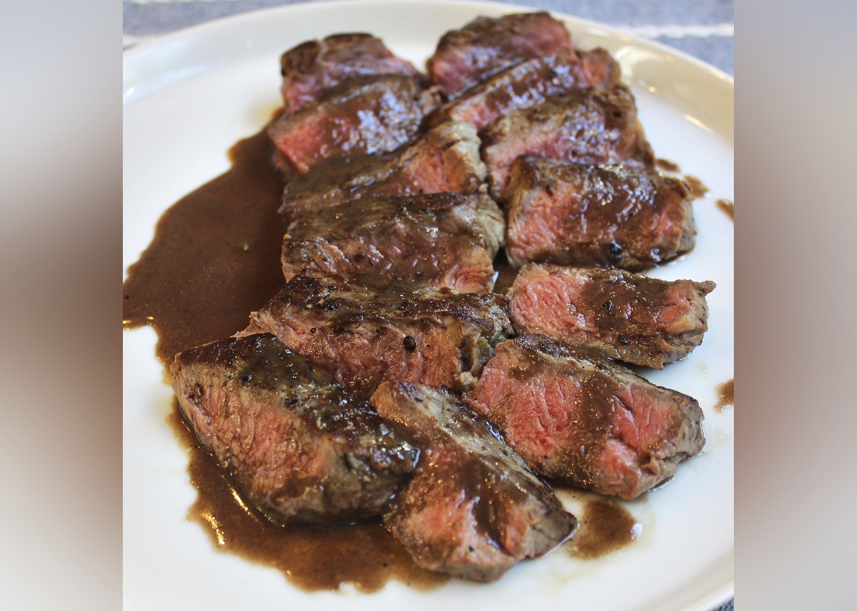 Manhattan Filet with Pan Sauce Bordelaise