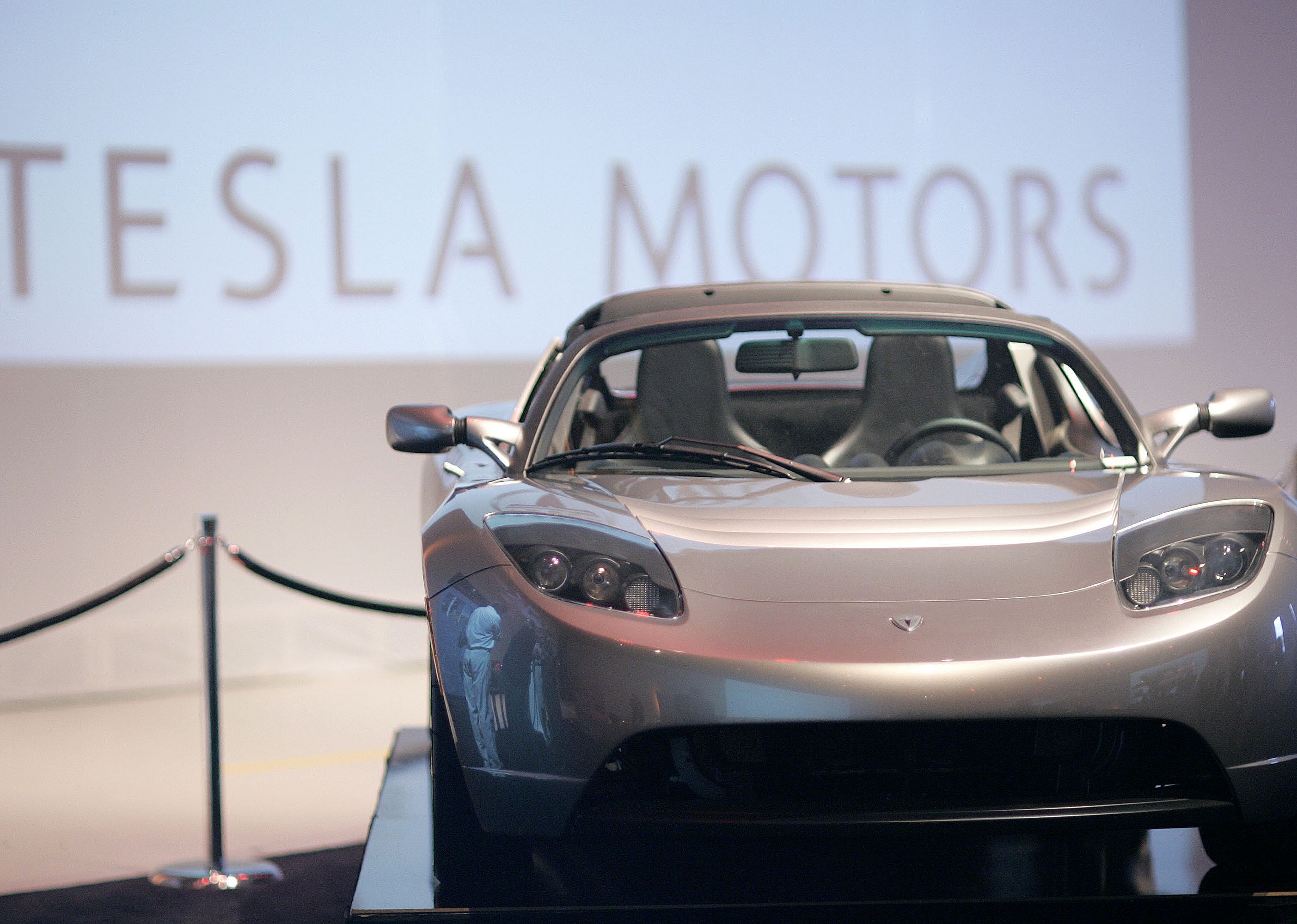 2003: Tesla sees a gas-free future