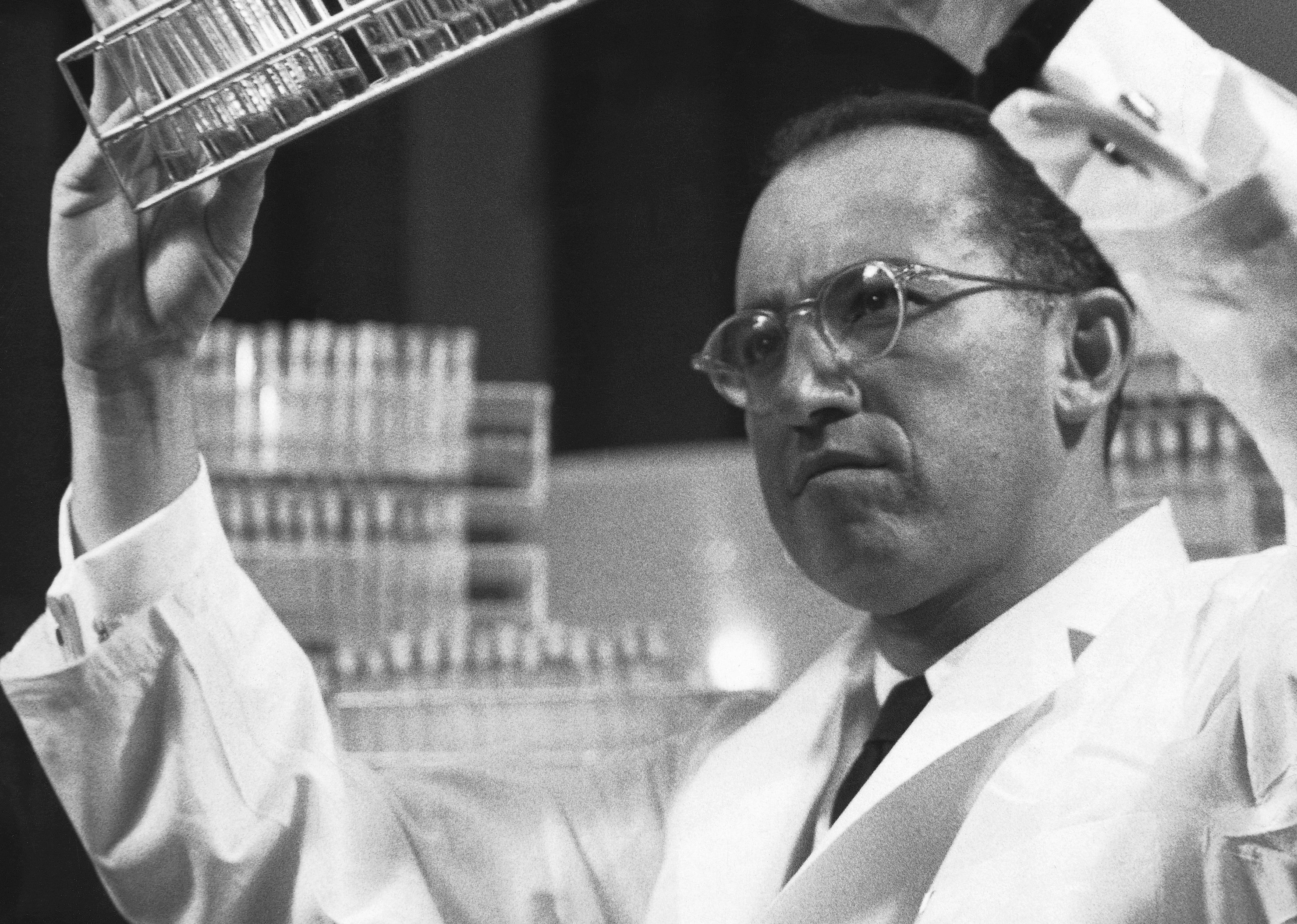 1962: Salk Institute for Biological Studies founded