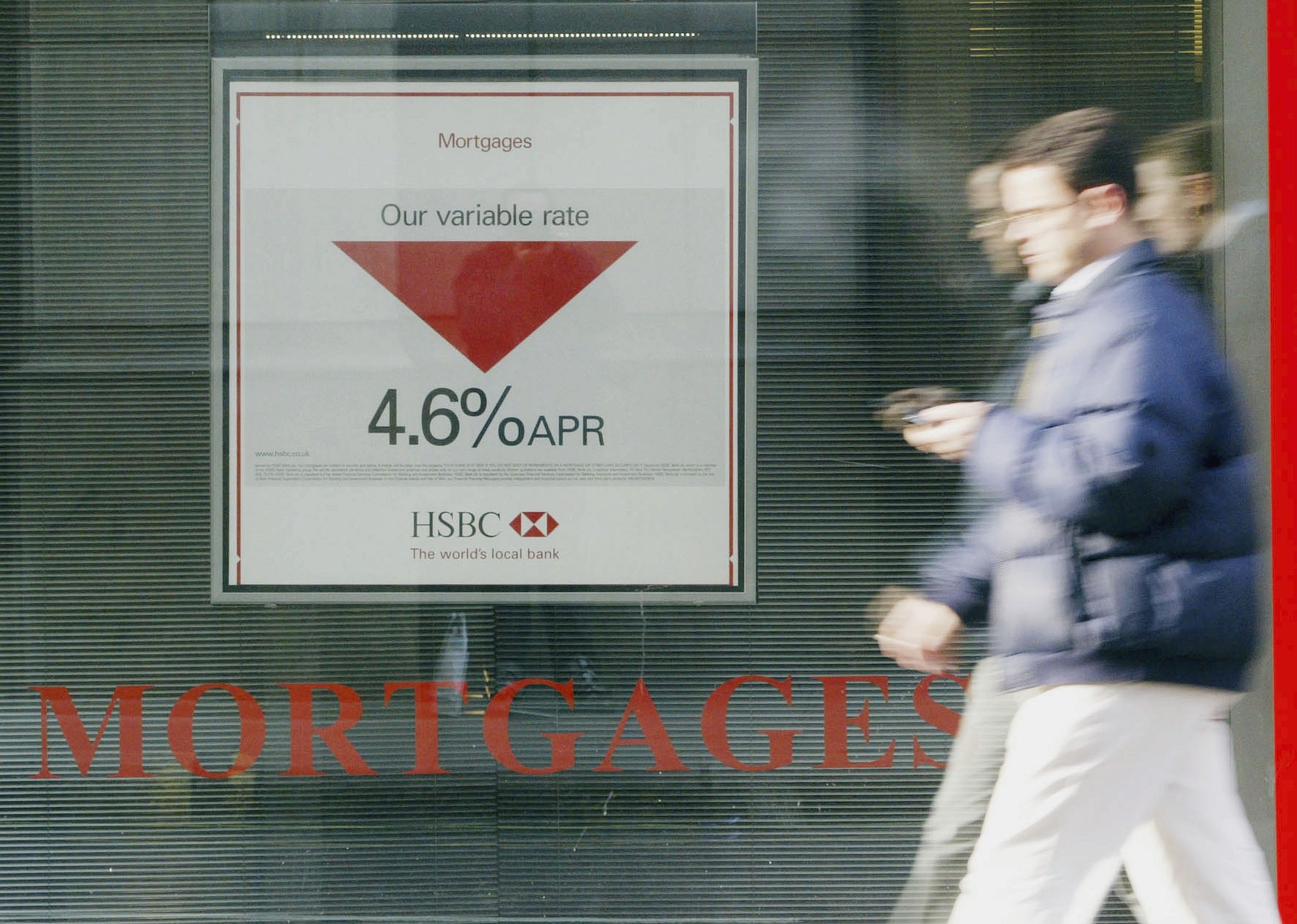 Early 2000s: Subprime mortgage lending causes housing market to boom