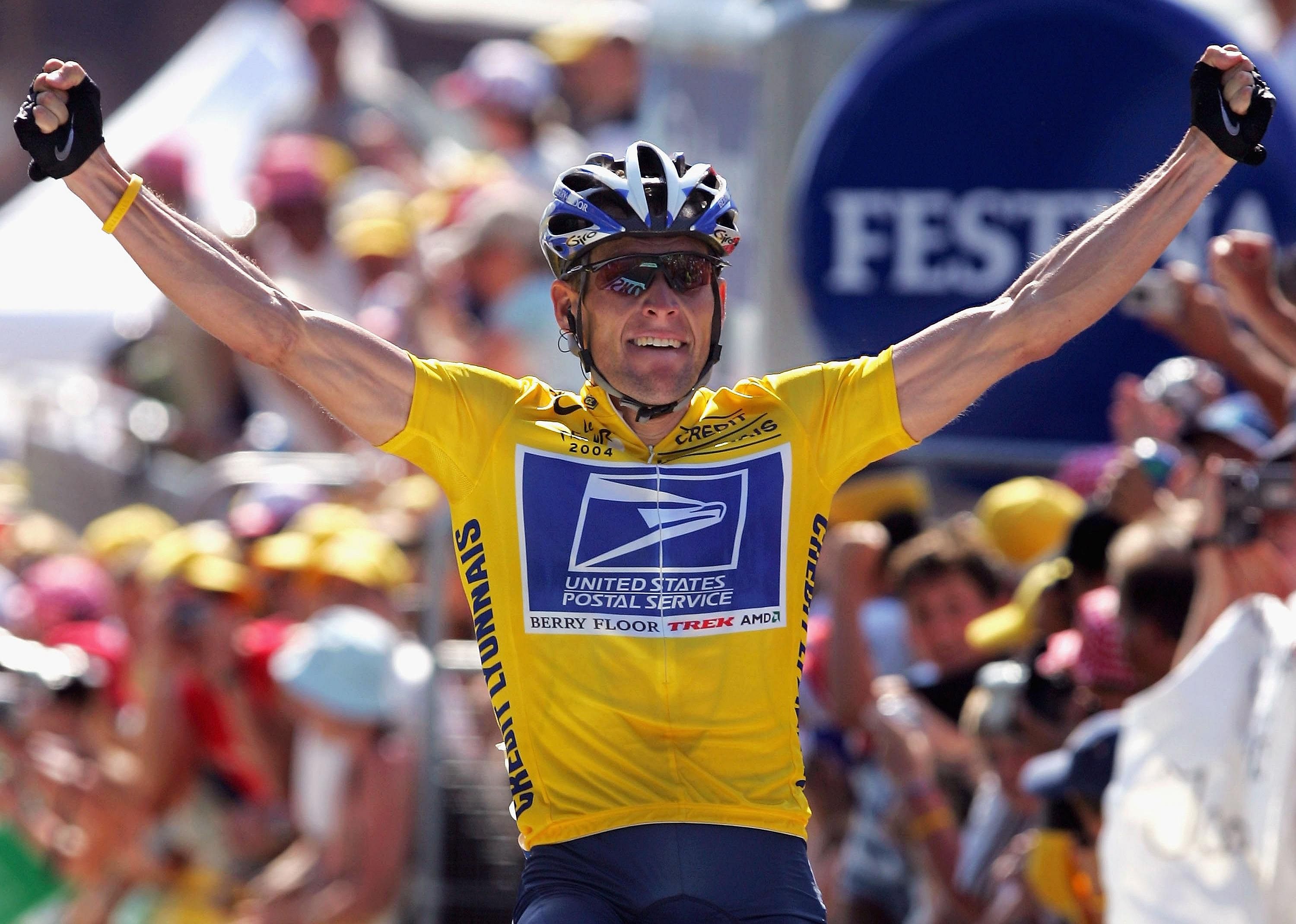 2004: Lance Armstrong wins Tour de France