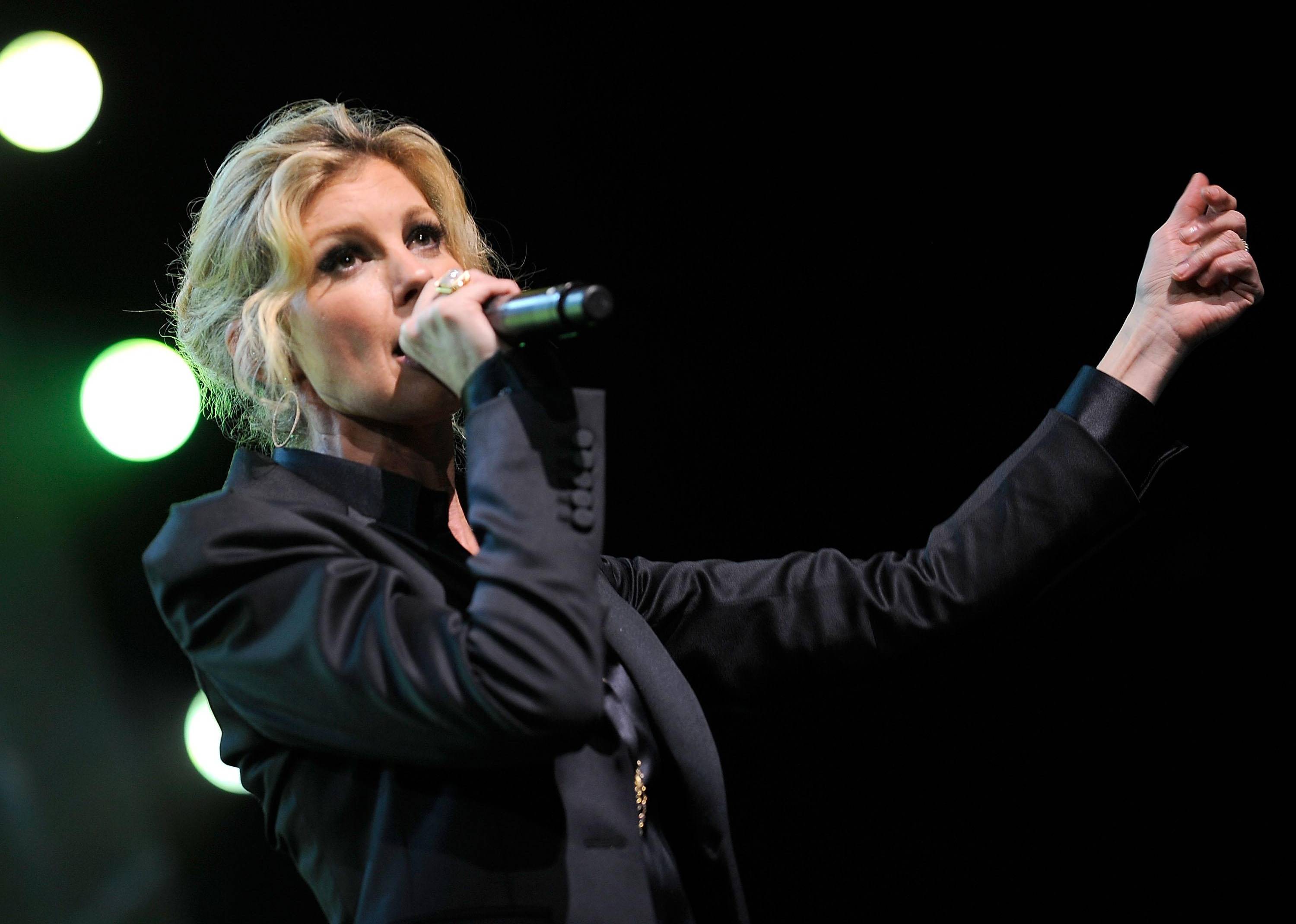 2000: 'Breathe' by Faith Hill