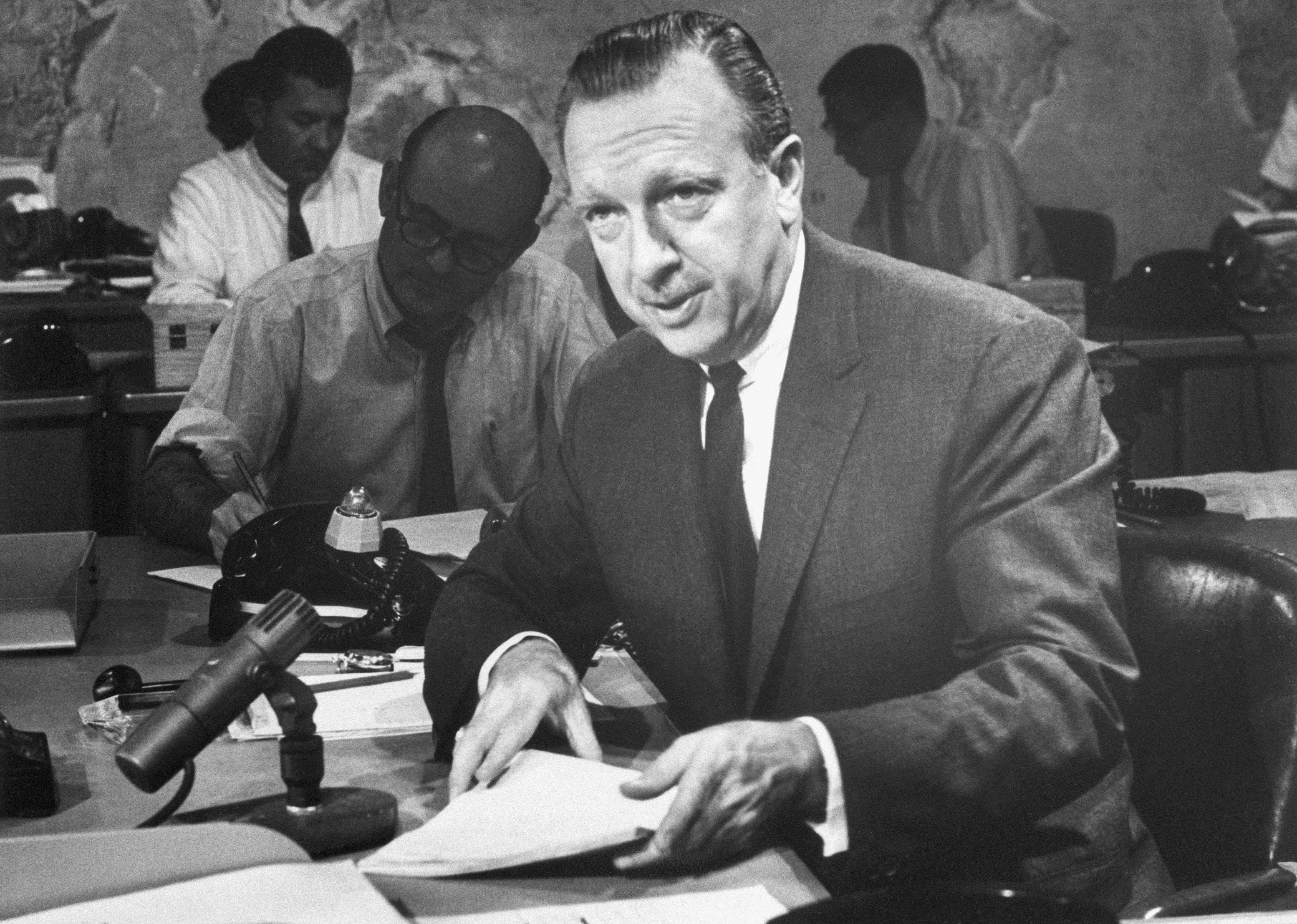 1968: Cronkite calls for Vietnam War stalemate