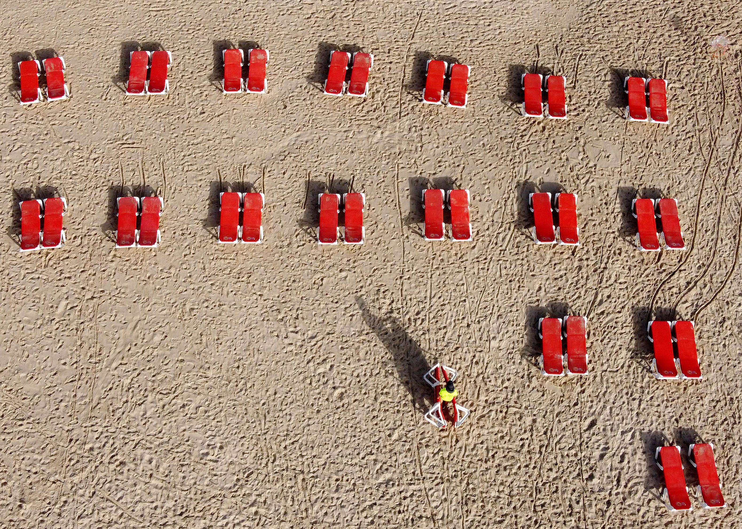 Spreading out on the beaches in Tel Aviv