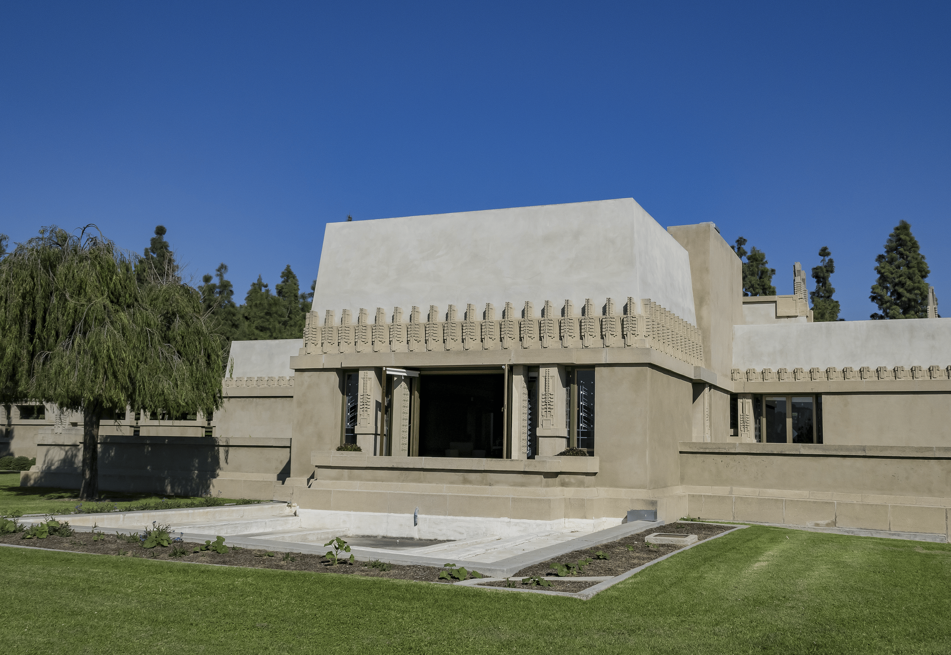 Hollyhock House