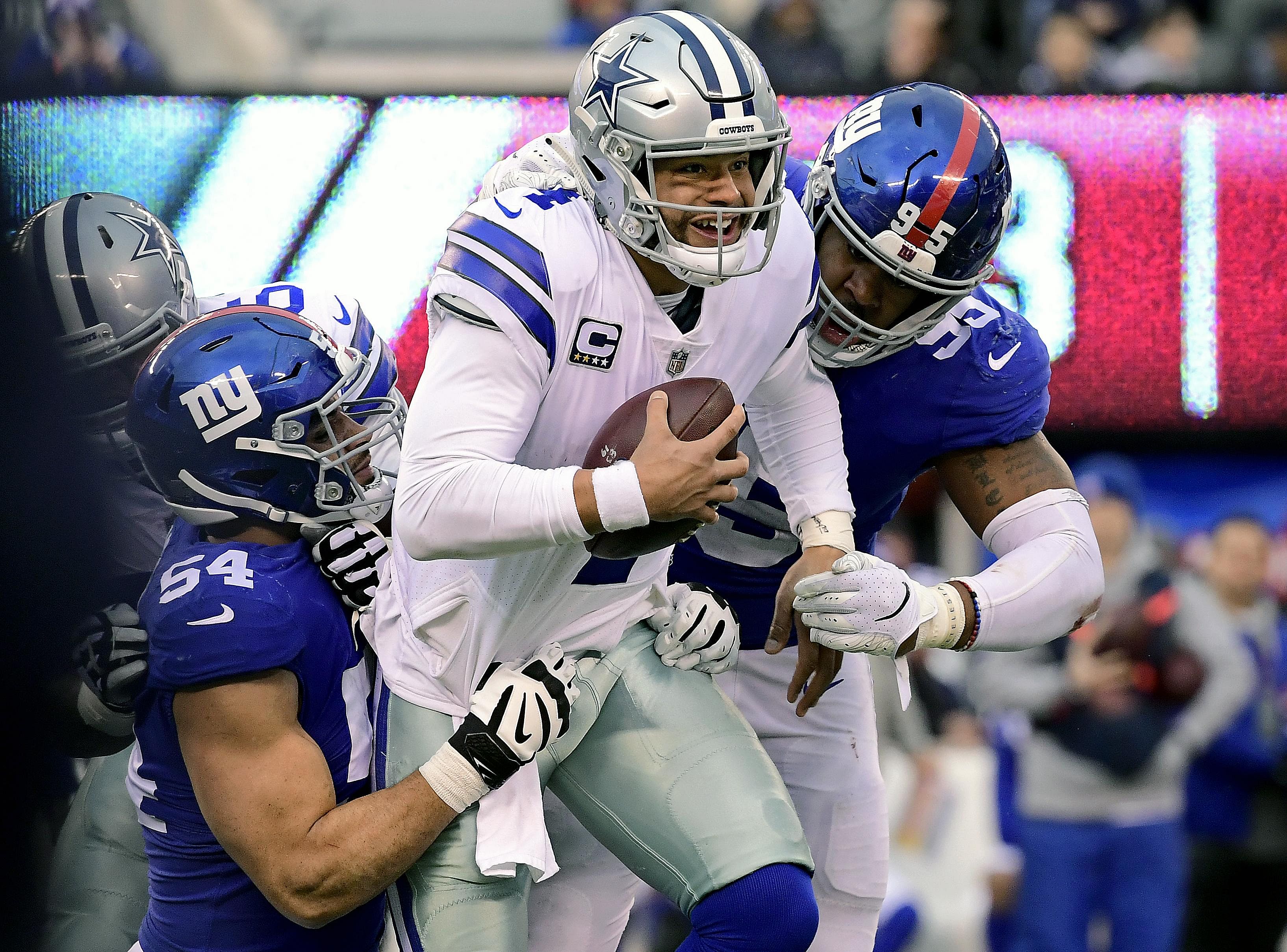 Seattle Seahawks (10-6) @ Dallas Cowboys (10-6)