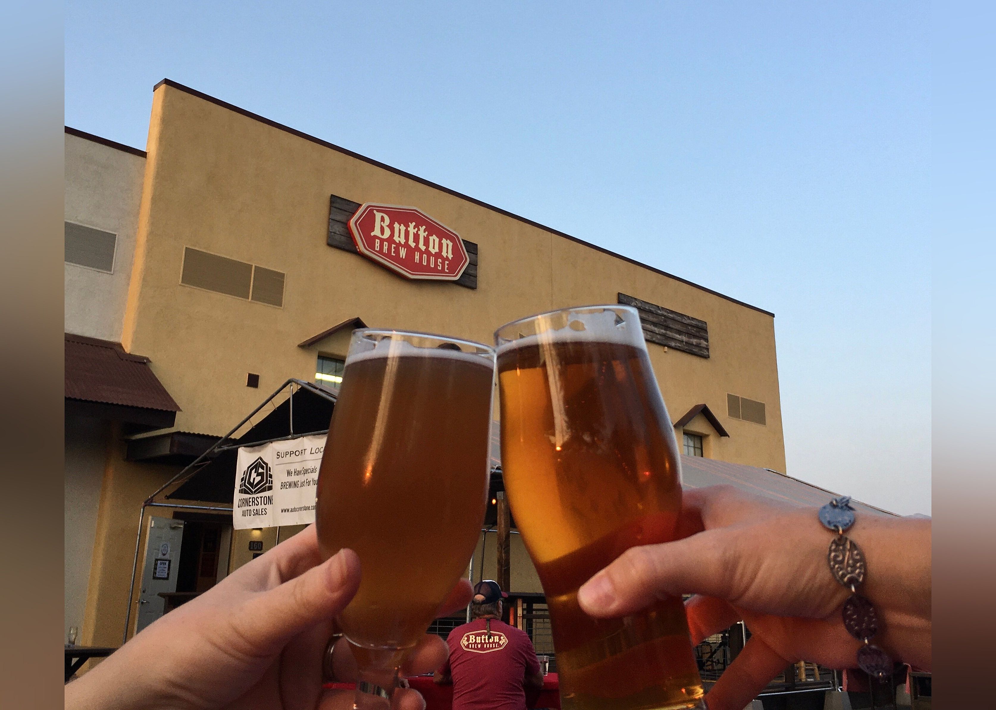#6. Button Brew House