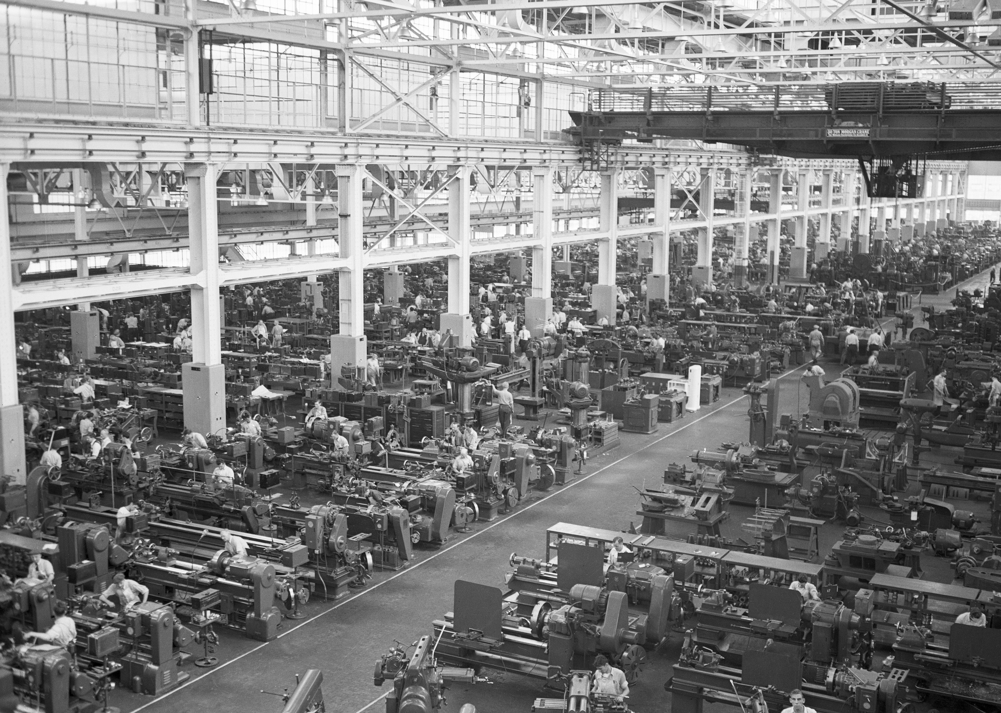 1942: U.S. automakers switch to war production