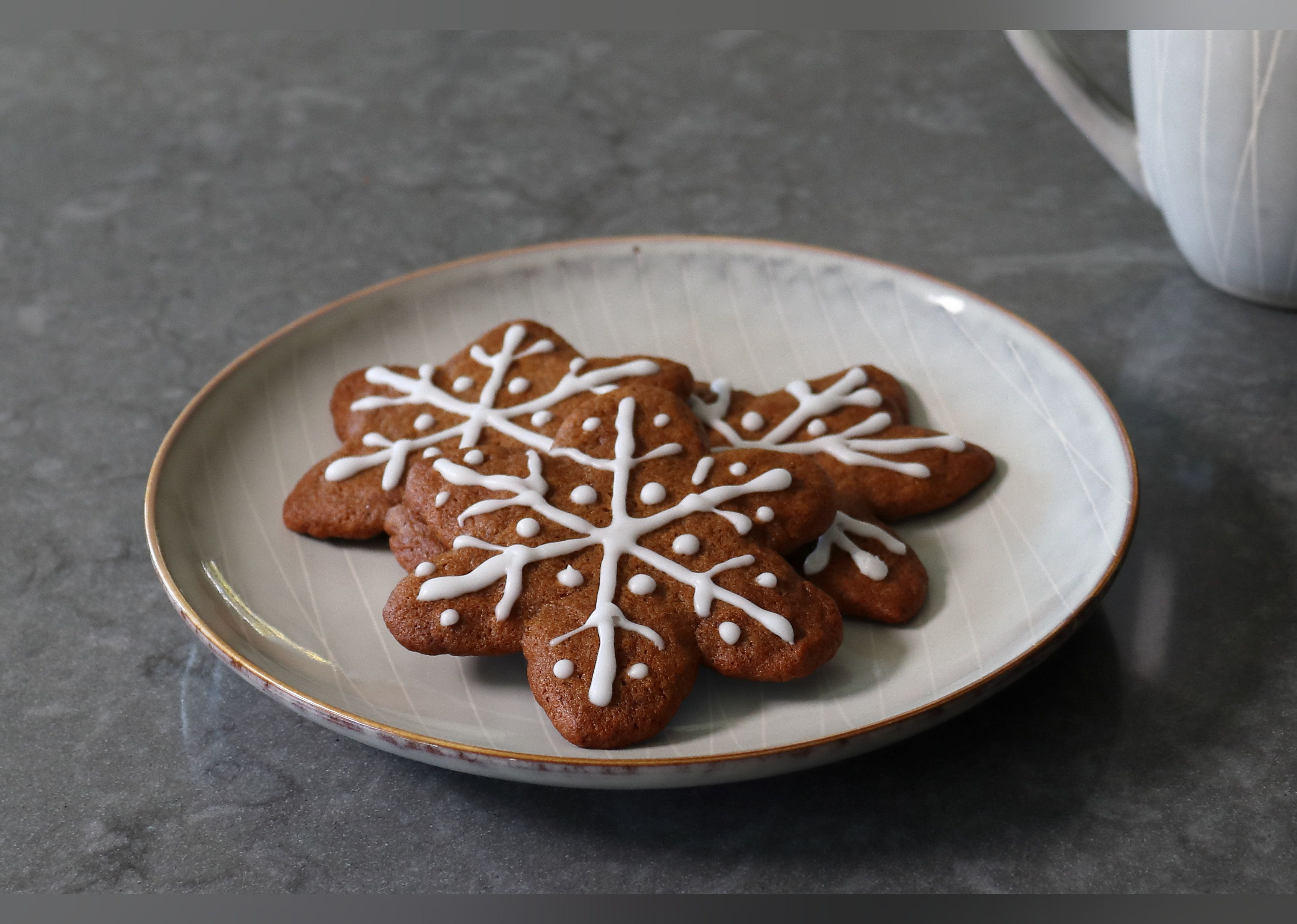 Gingerbread snowflakes