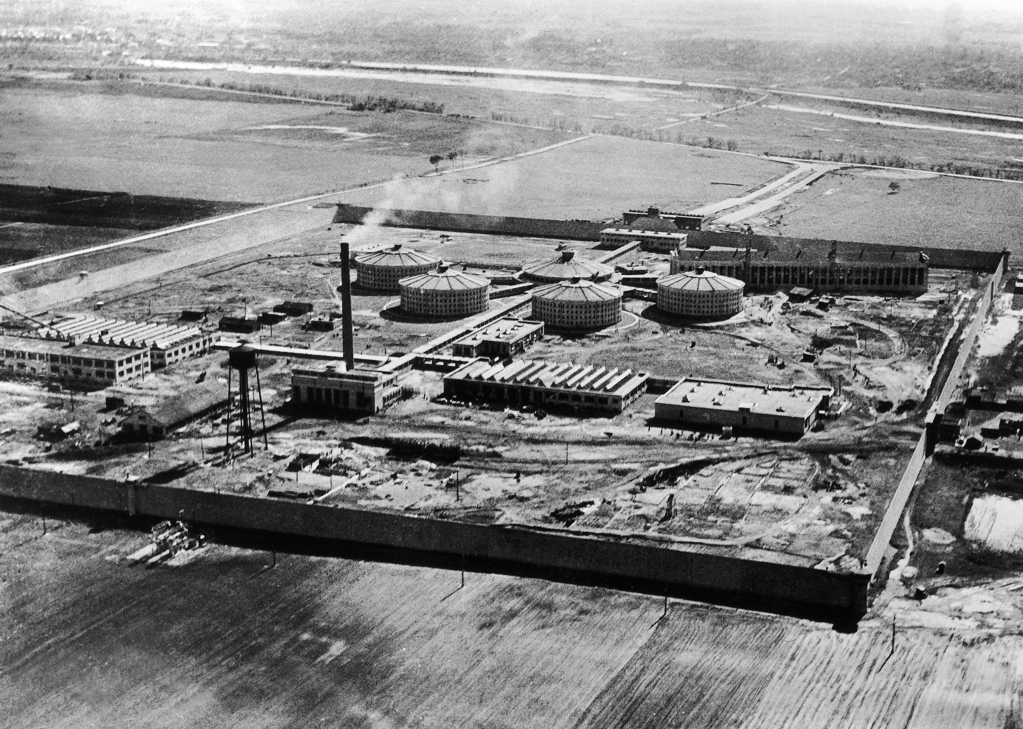 1934: Congress establishes prison work-skills corporation