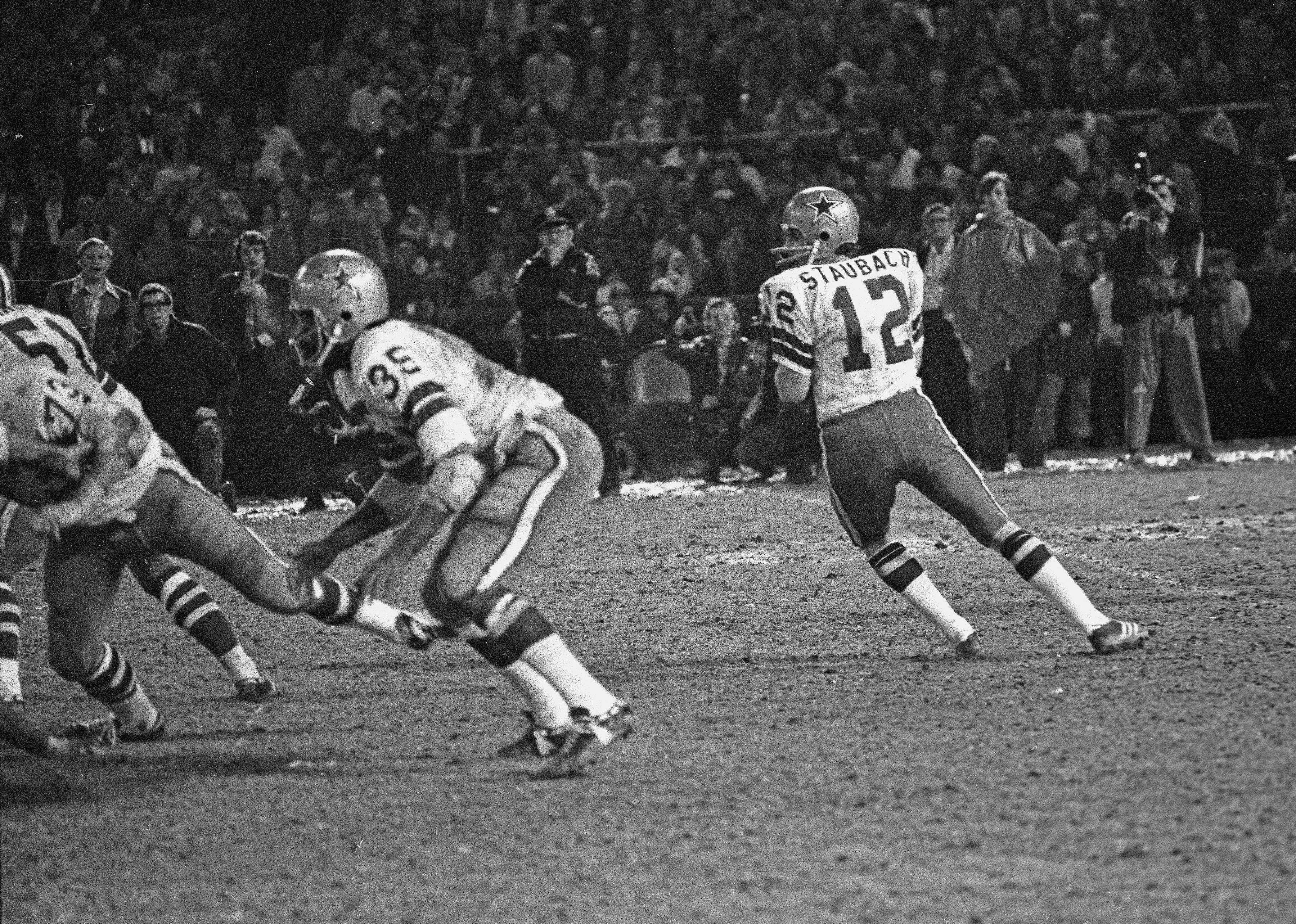 #32. Roger Staubach, Dallas Cowboys