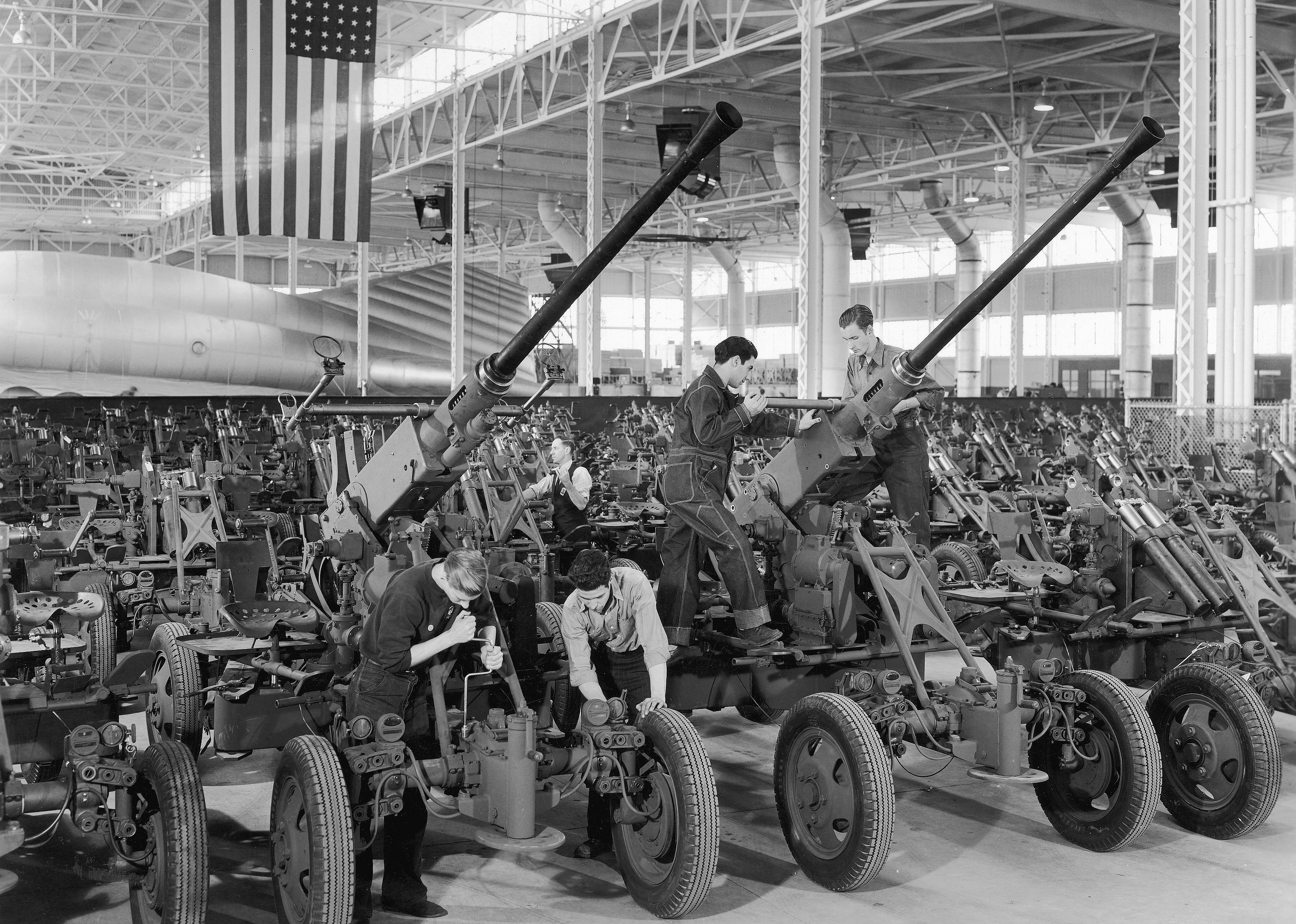 1943: War production contributes to gross national product