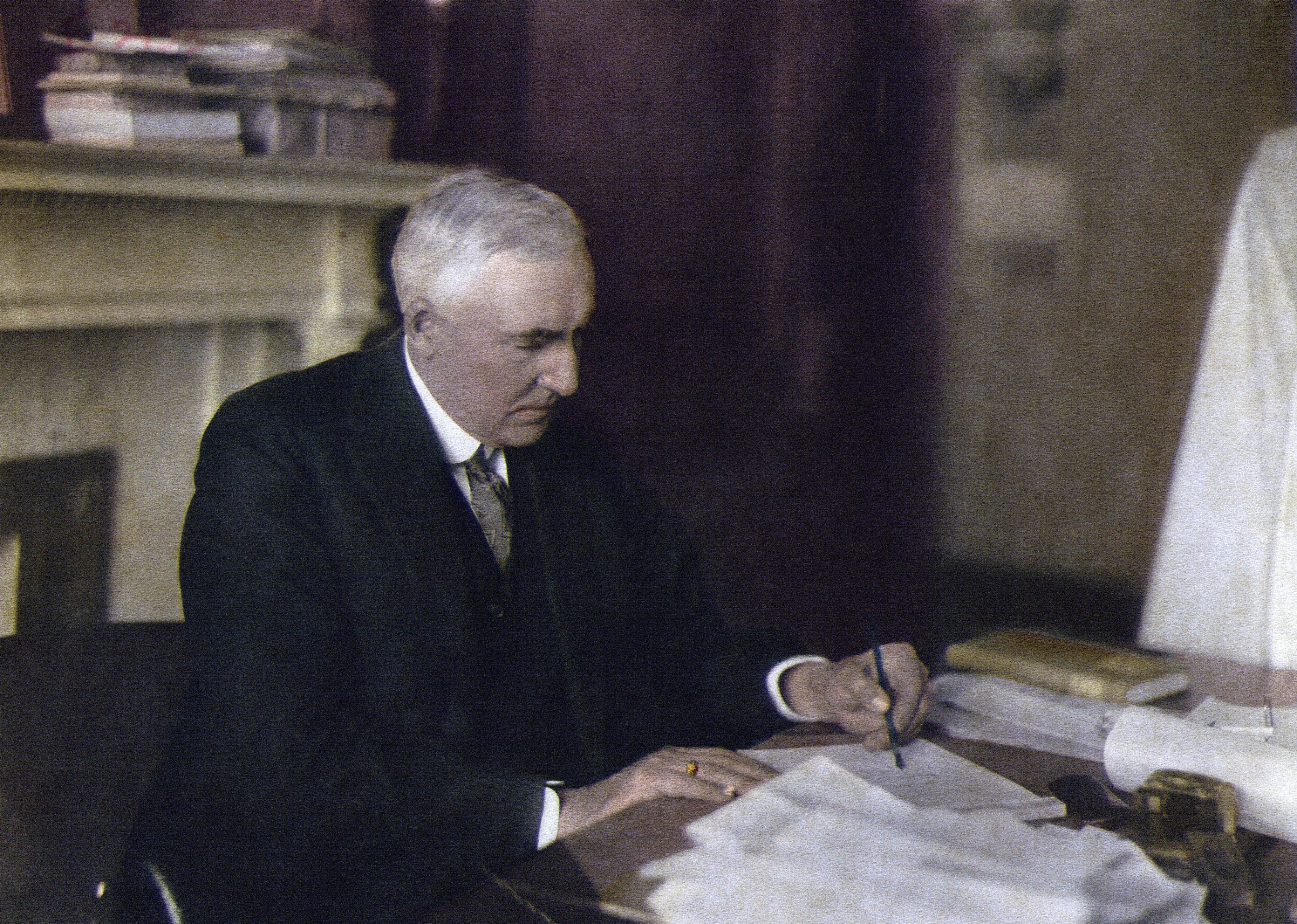 1921: Harding signs Federal Aid Highway Act
