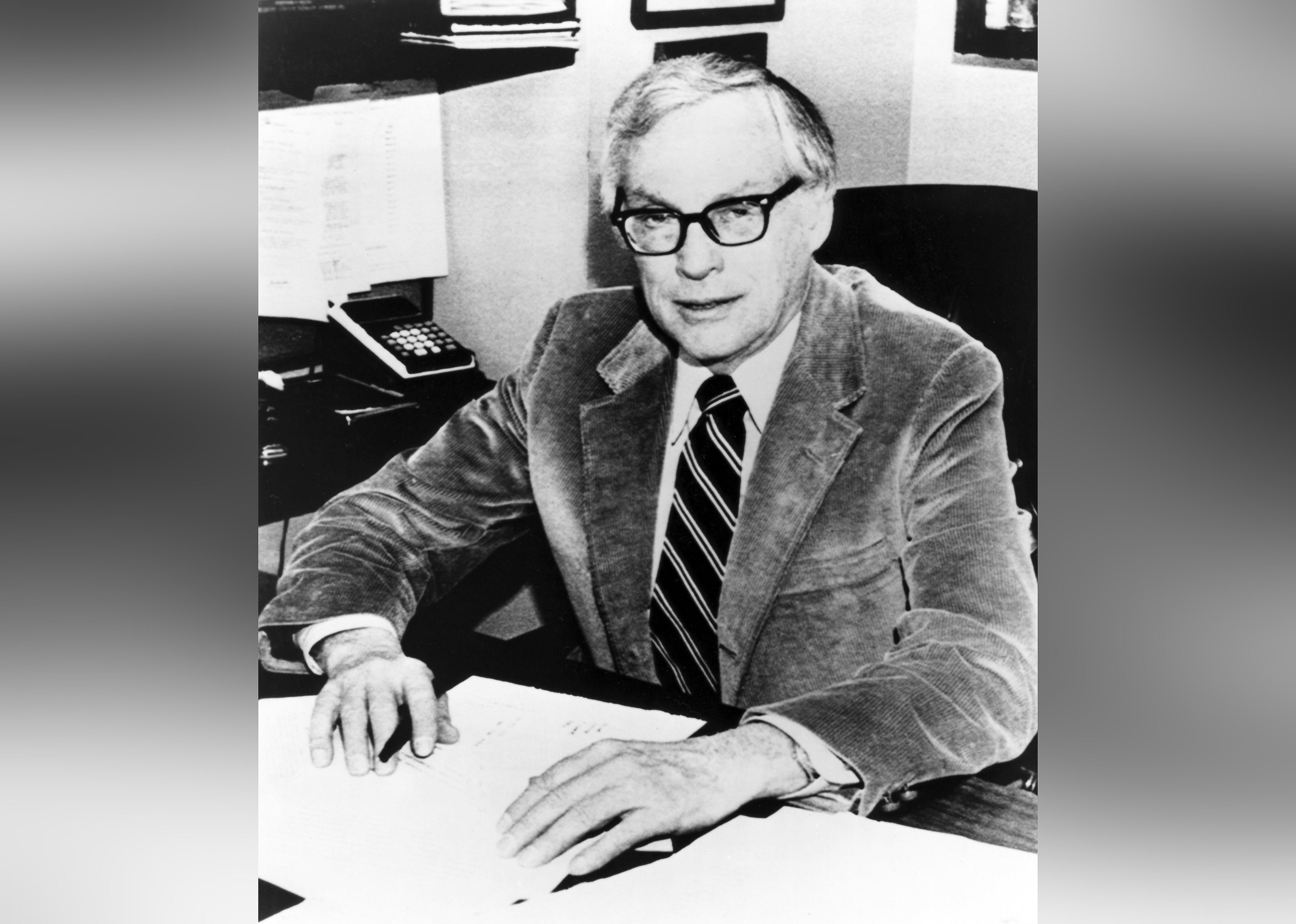 1958: The connection between hormones and cancer
