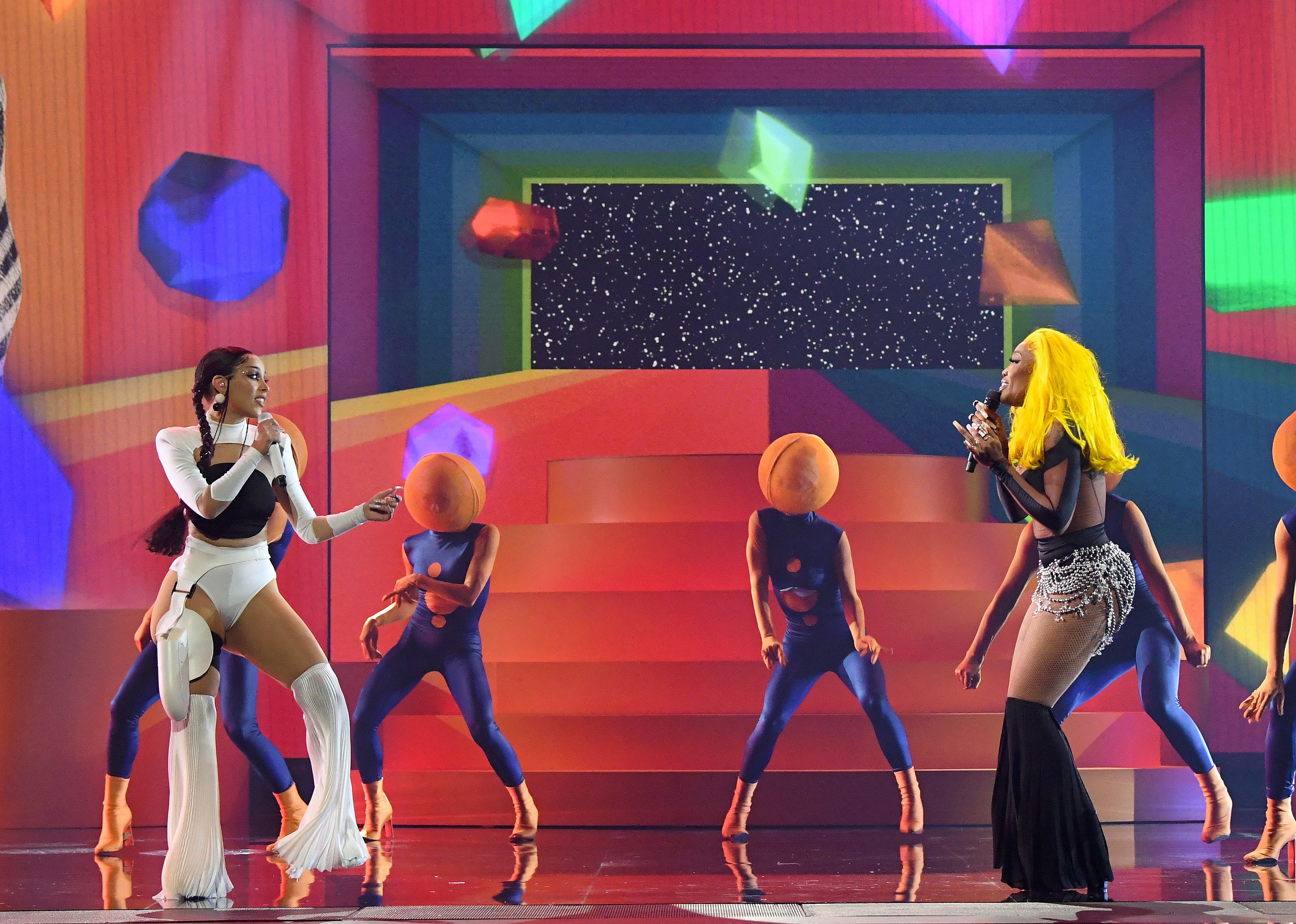 #6. 'Kiss Me More' by Doja Cat featuring SZA