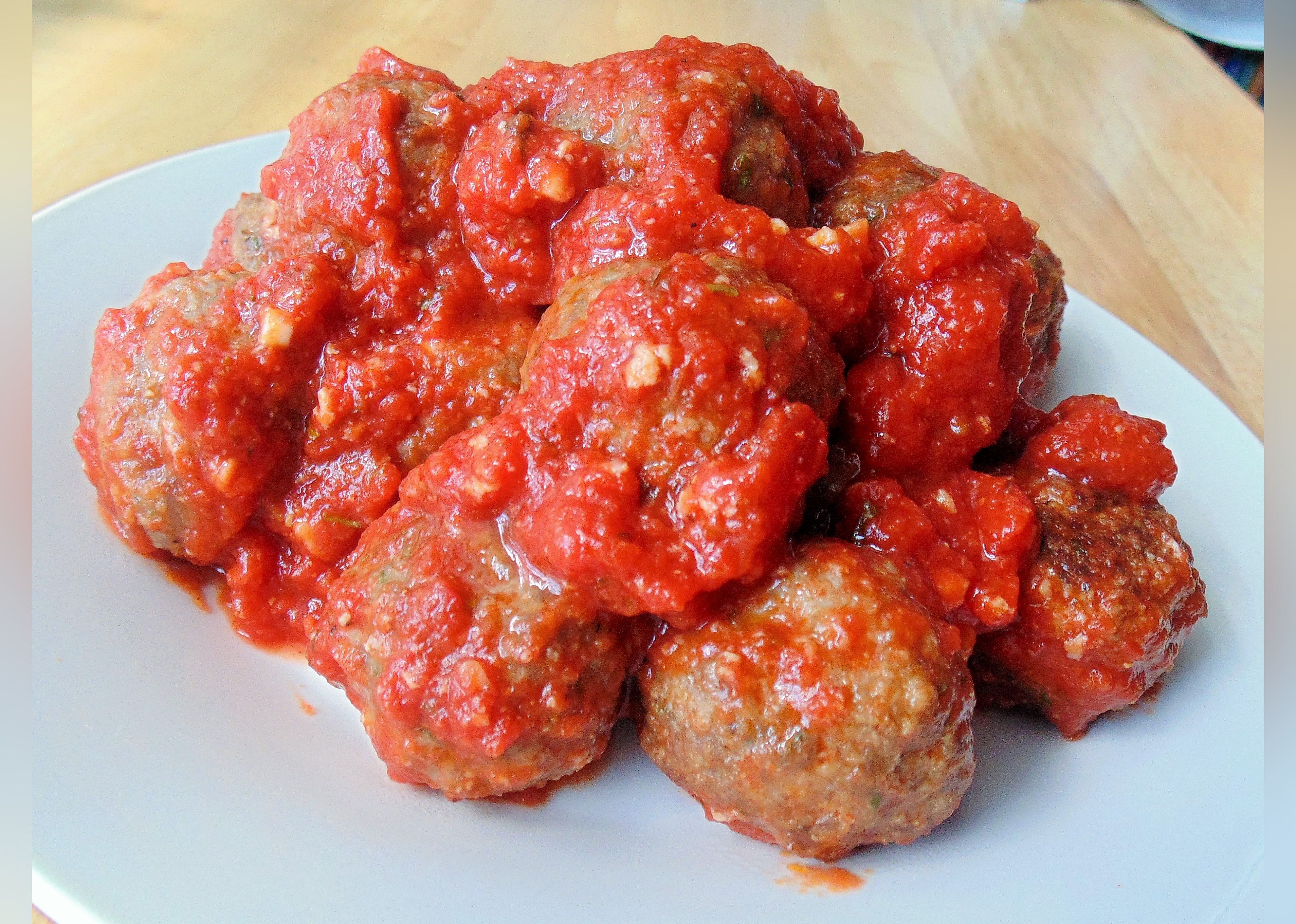 Easy Slow Cooker Meatballs