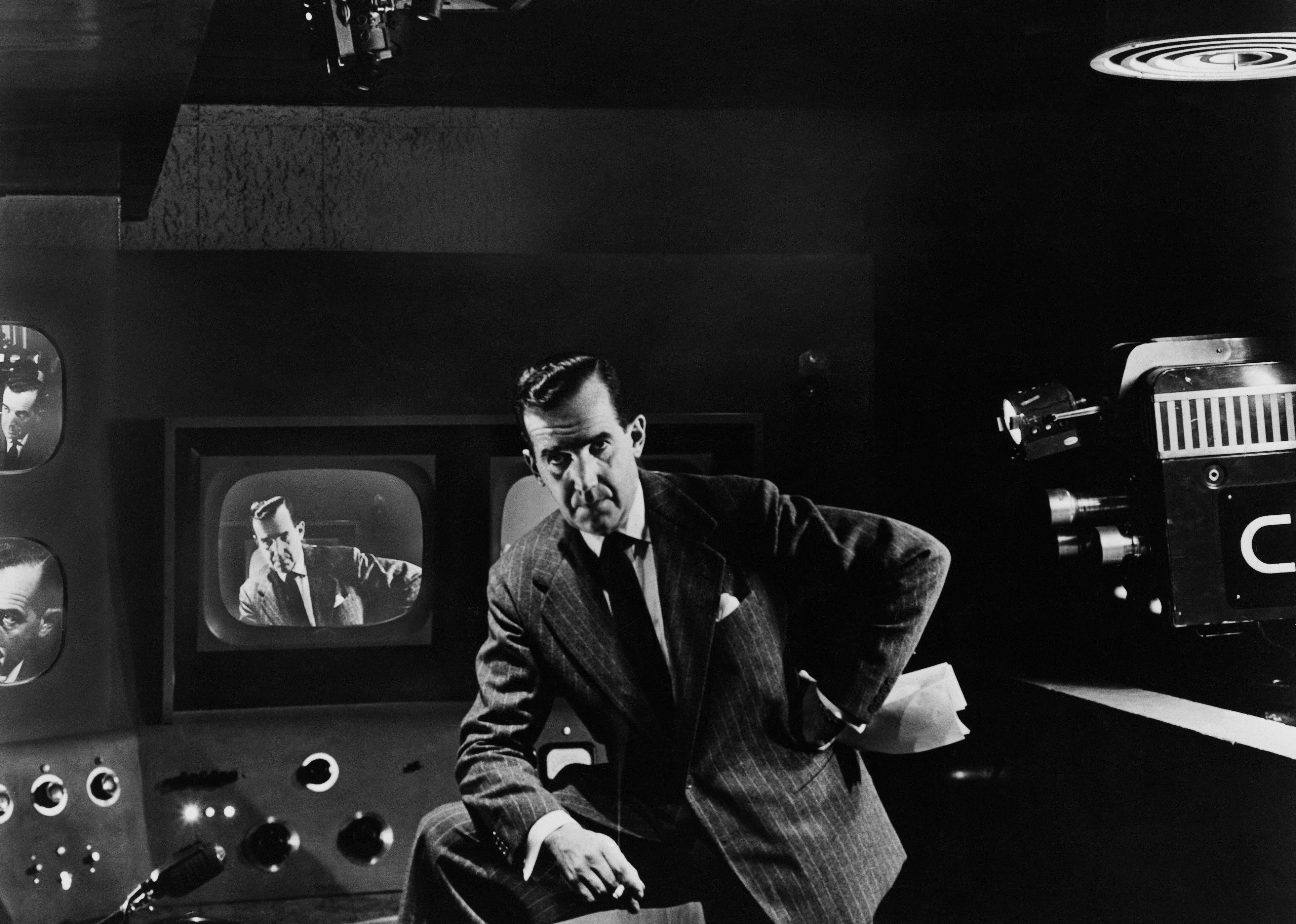 1951: Murrow takes radio show to TV