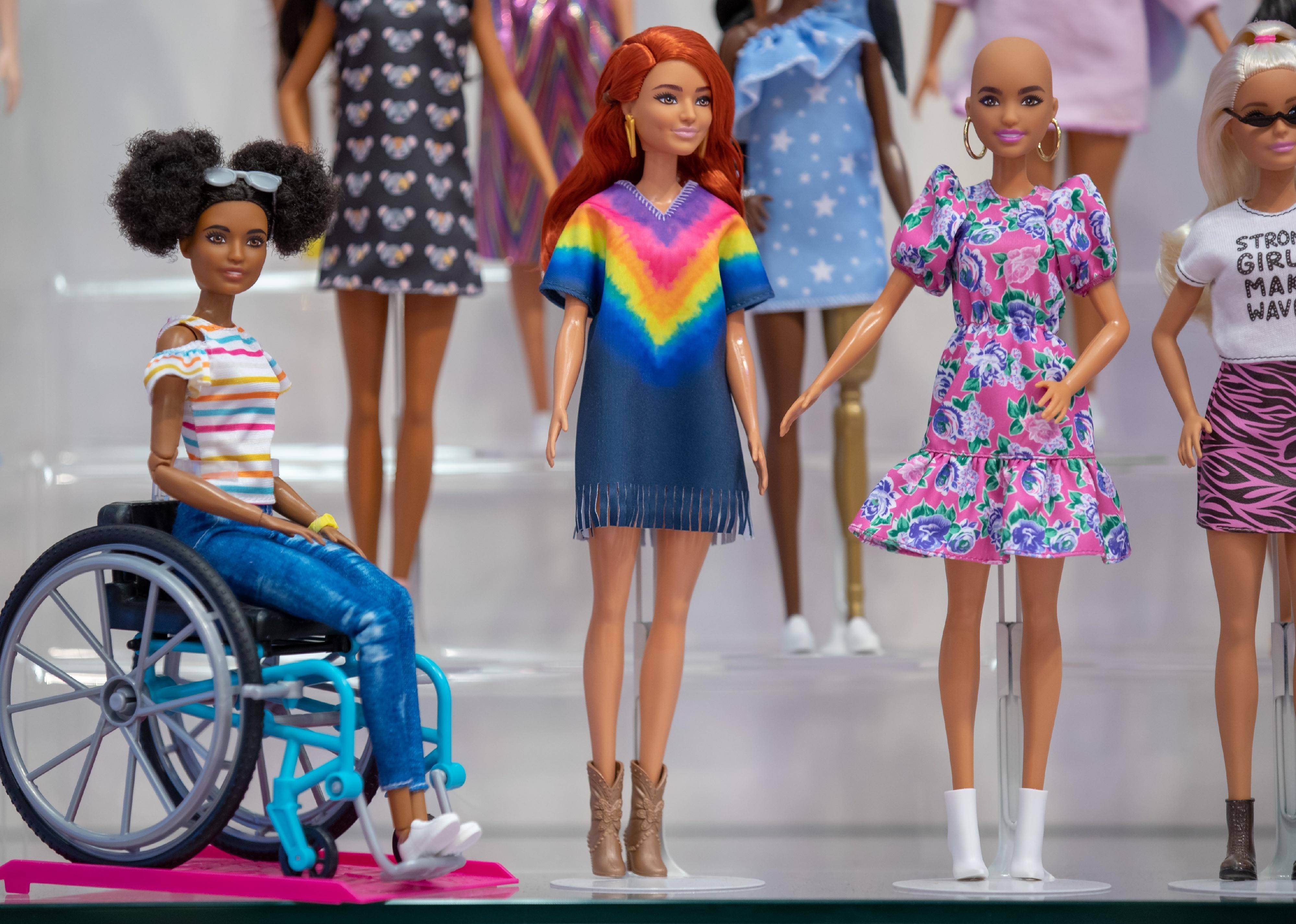 2014: Barbie's friend Ella goes through chemotherapy