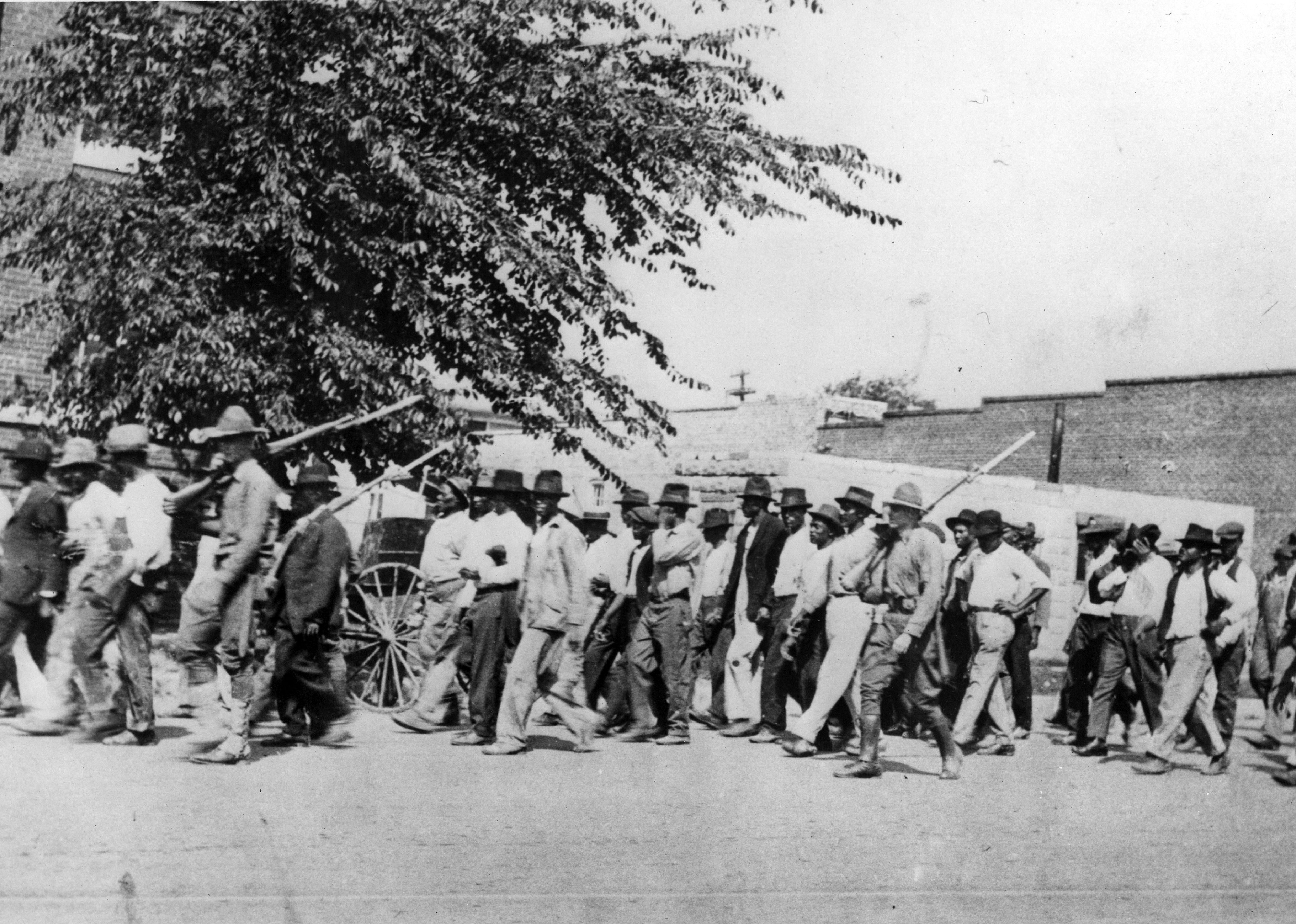 1921: White mobs destroy Black Wall Street