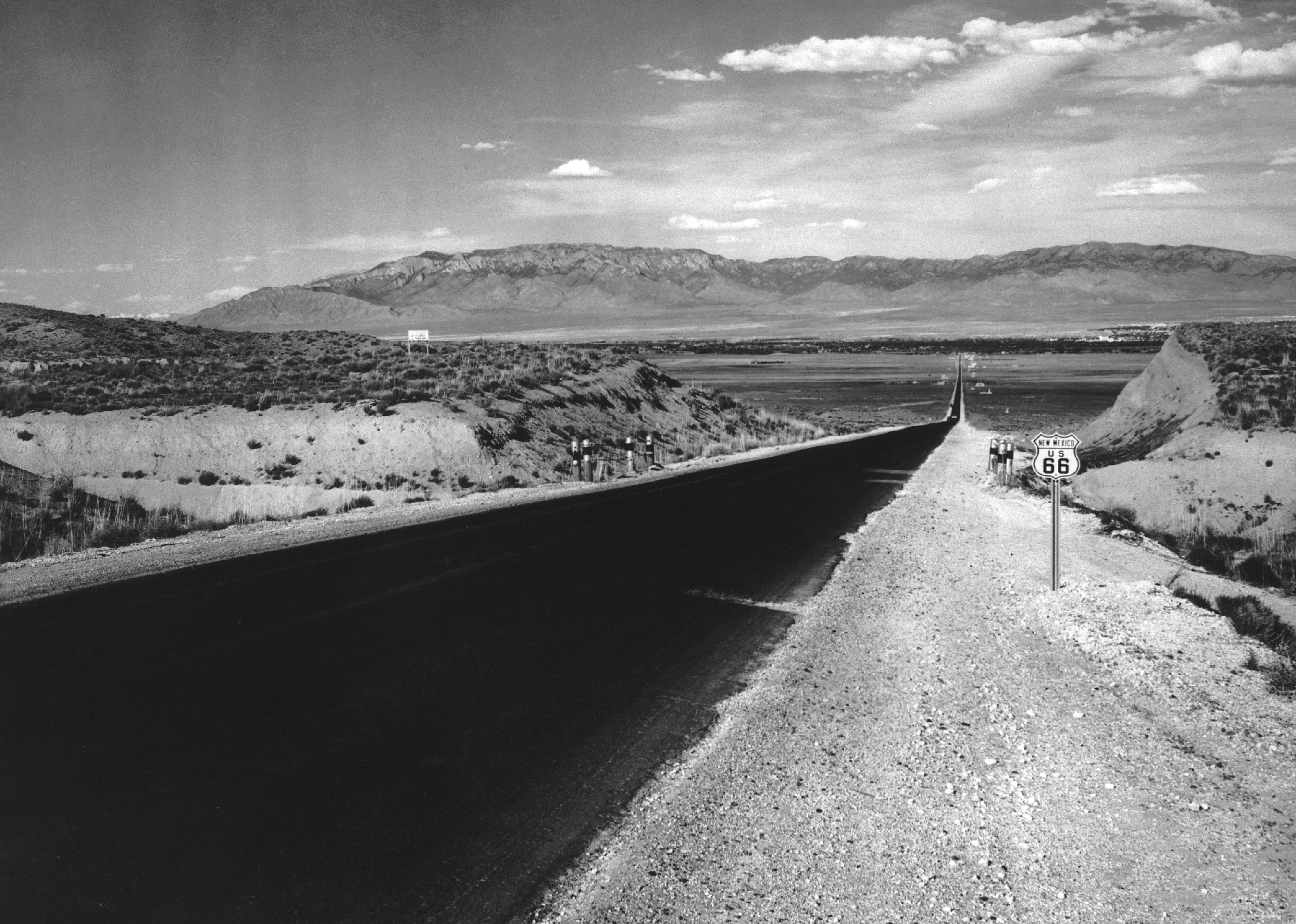 1926: Businesses thrive on Route 66