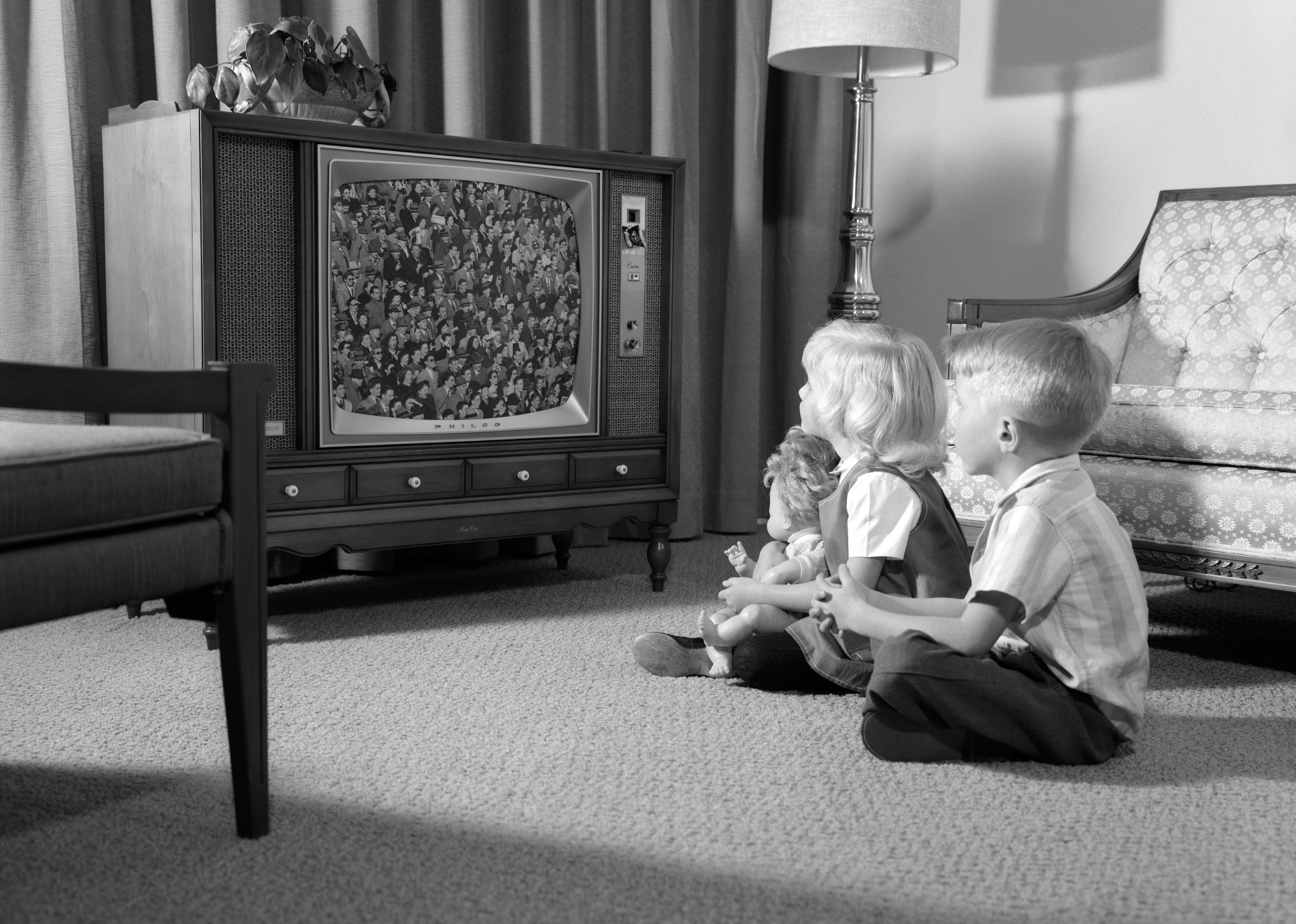 1960: TVs in 90% of US households