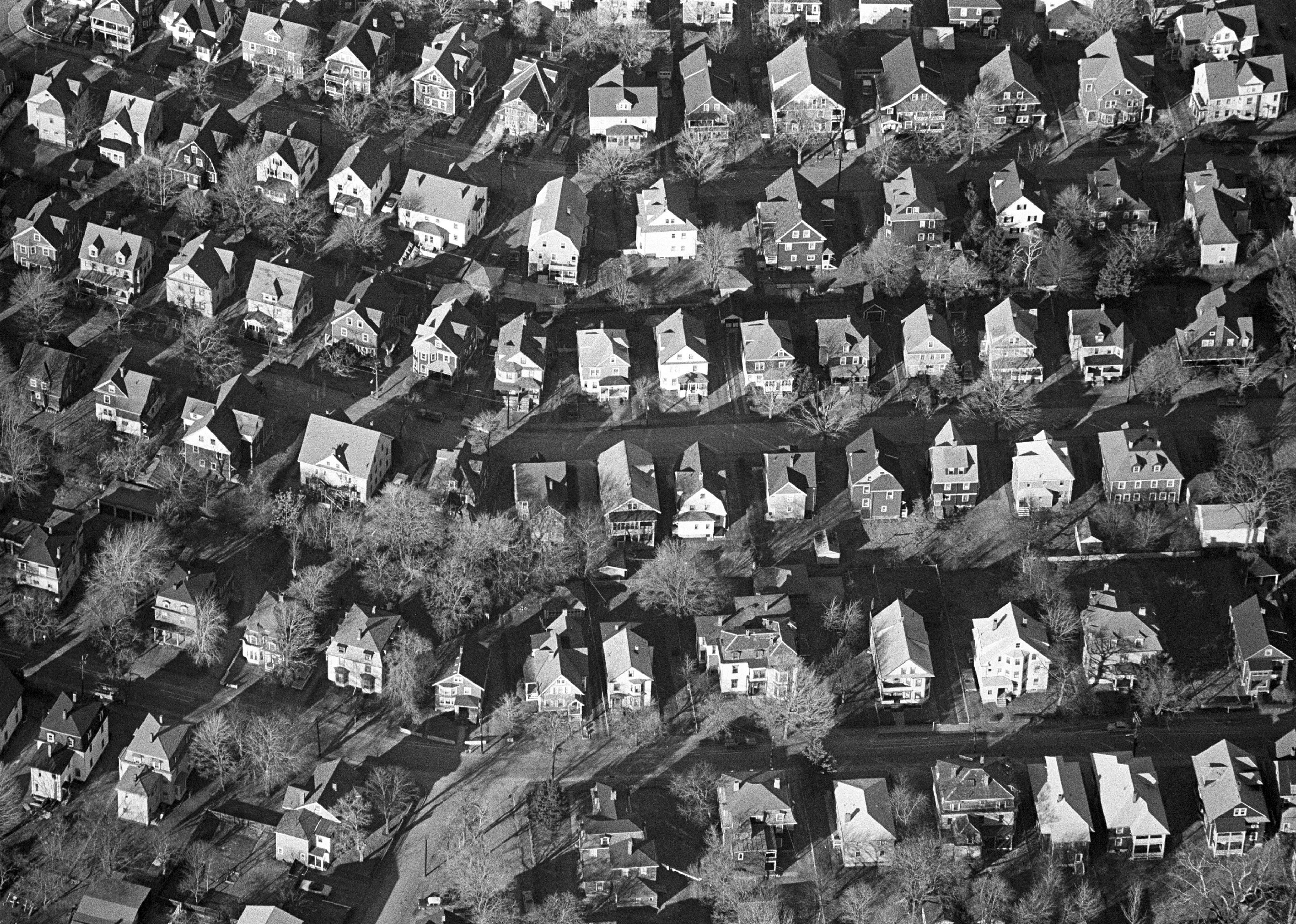 1970s: High interest rates and rising inflation affects new mortgage seekers