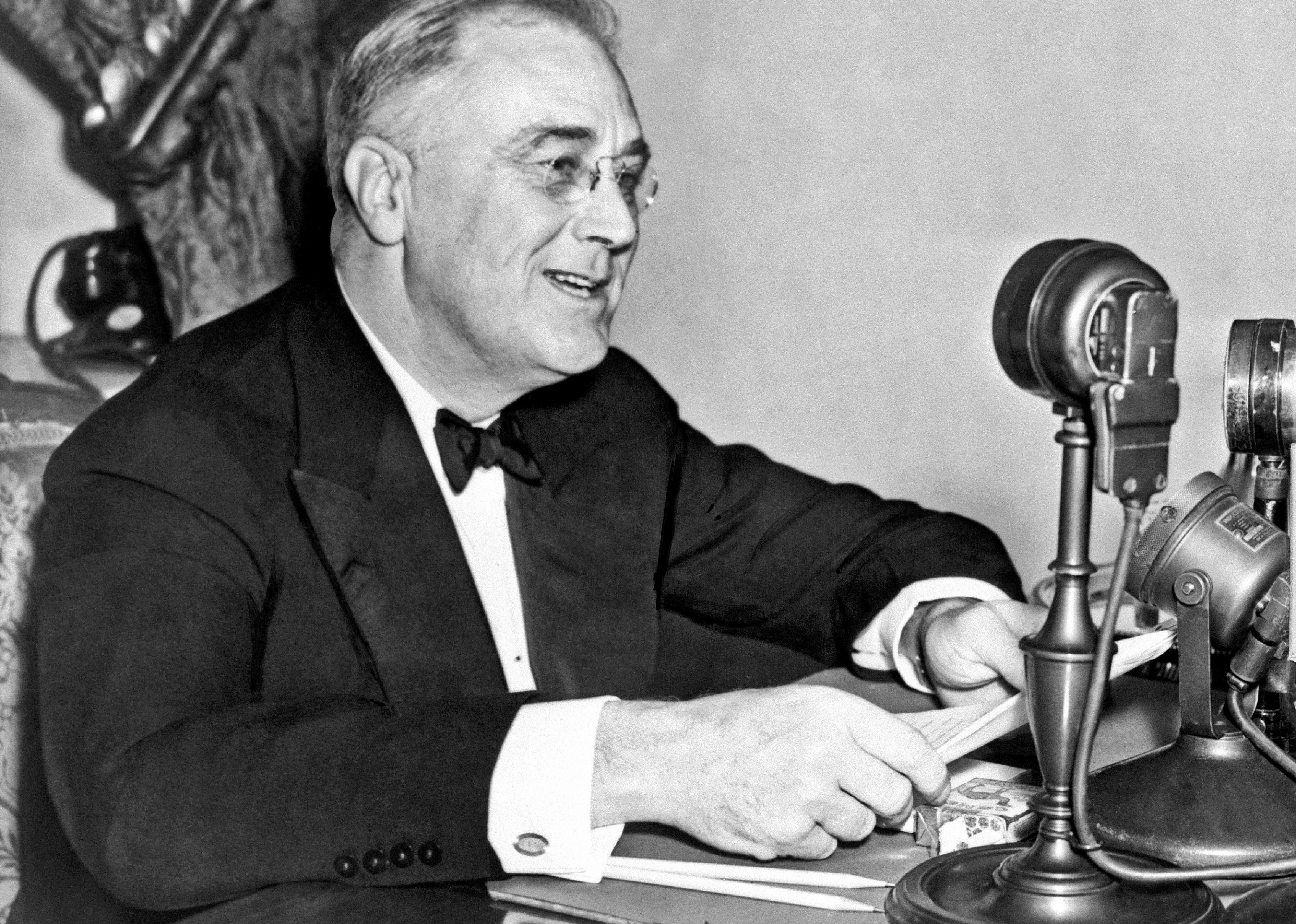 1937: Roosevelt’s court-packing plan