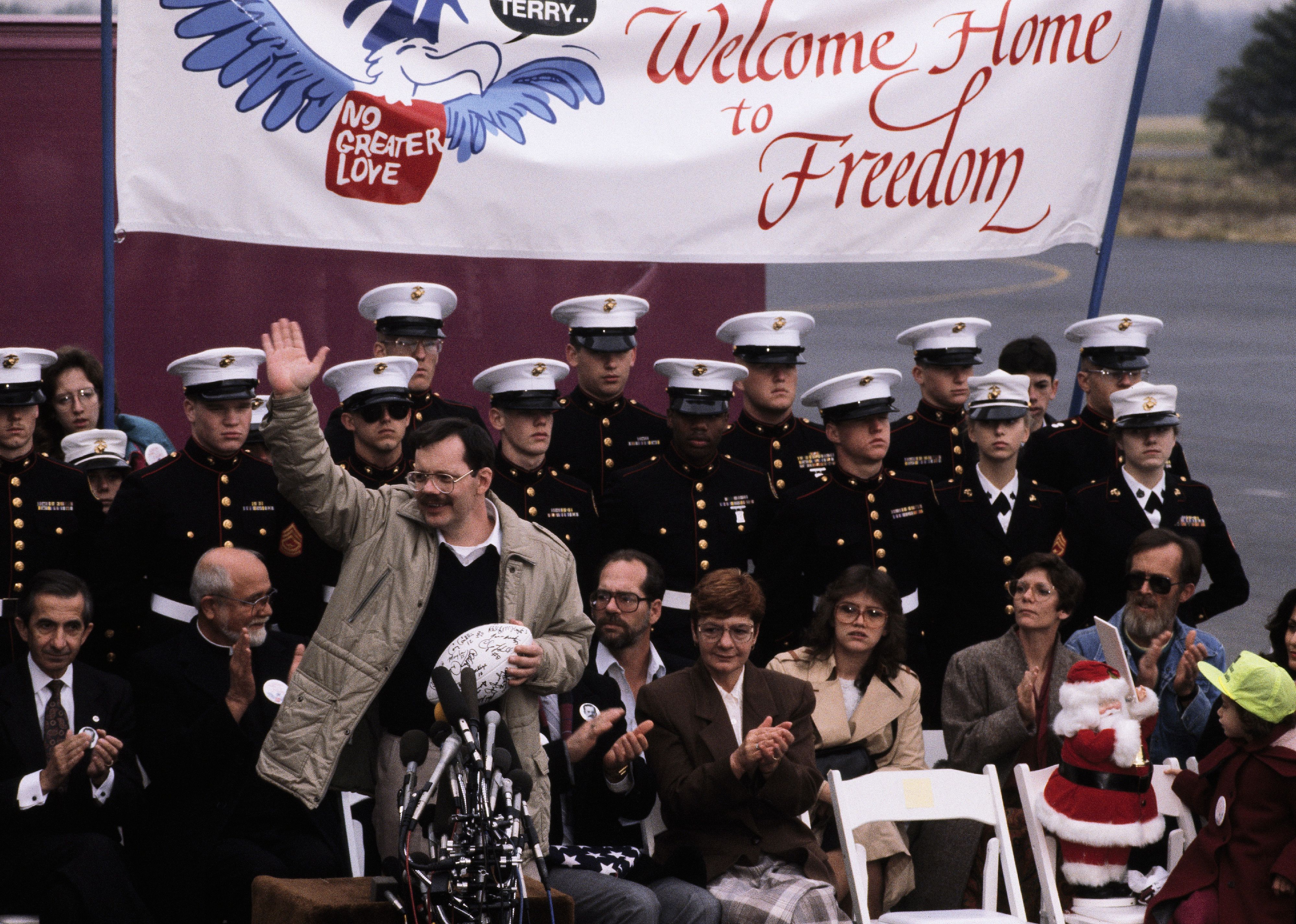 1985: AP correspondent is taken hostage