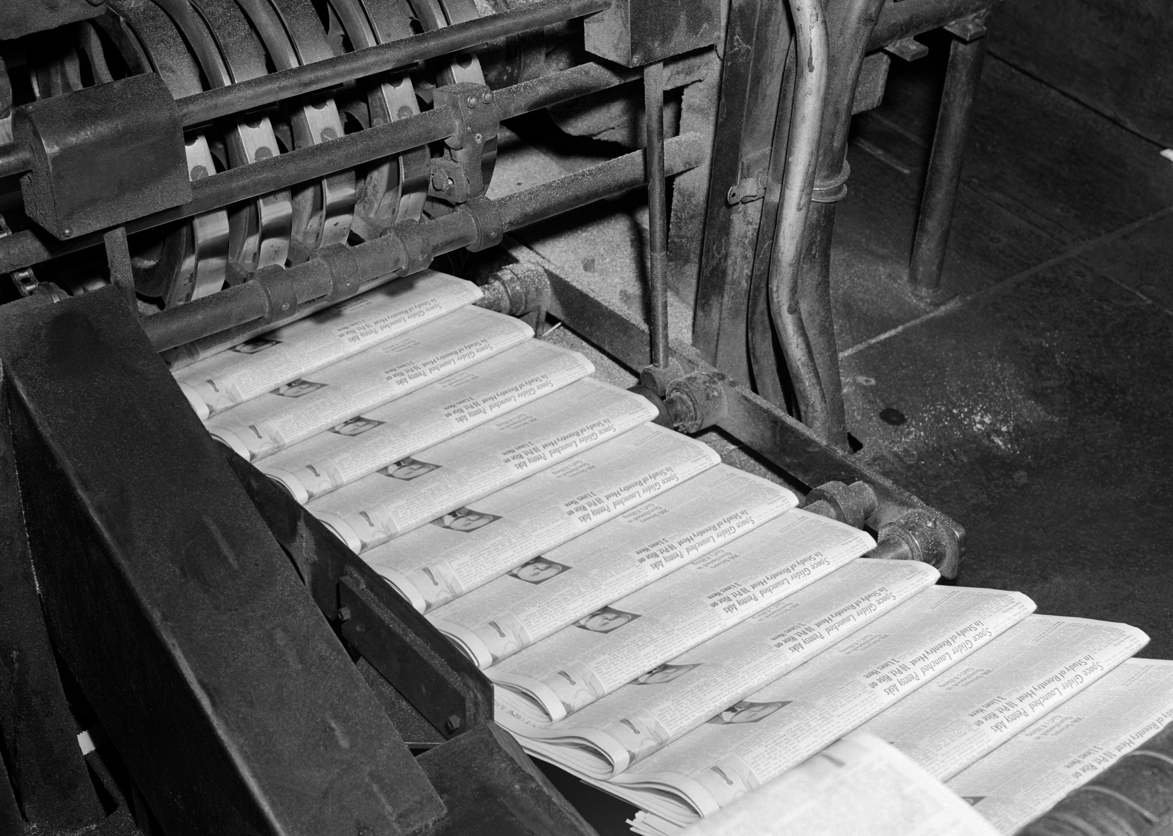 1959: Newspapers dominate media consumption