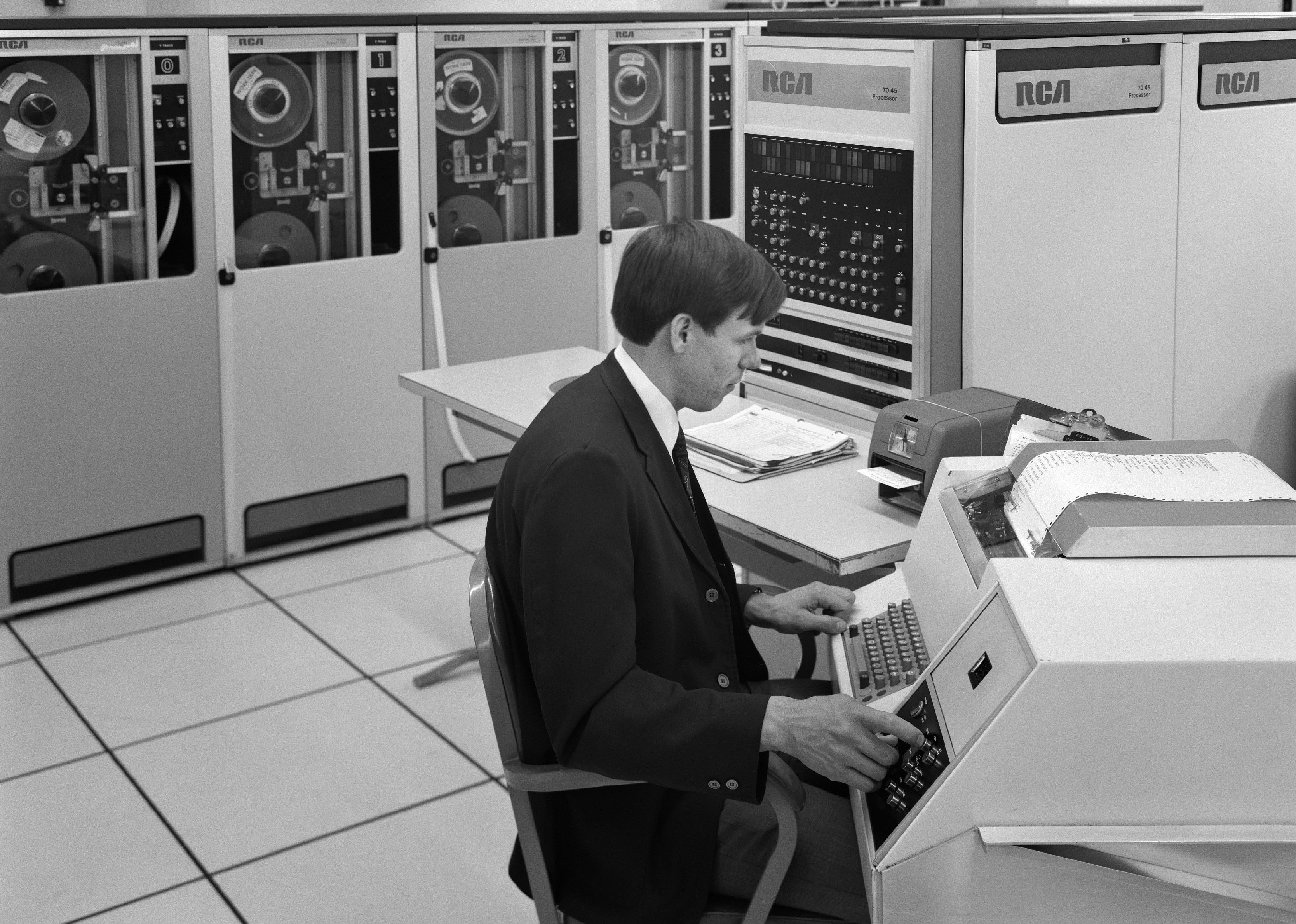 1970: Computer terminal transmits news